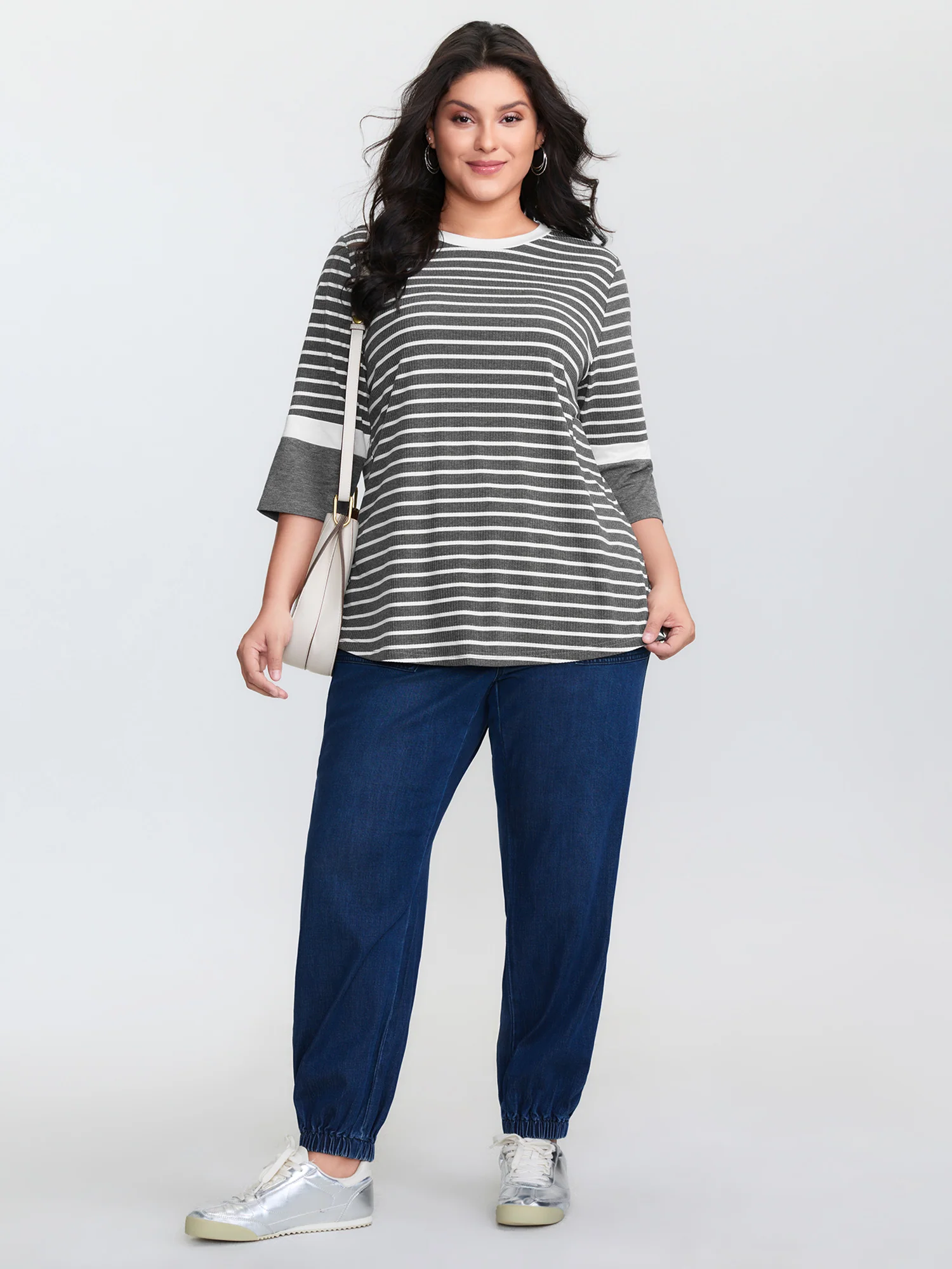 Monochrome Stripes Round Neck T-Shirt - Image 3