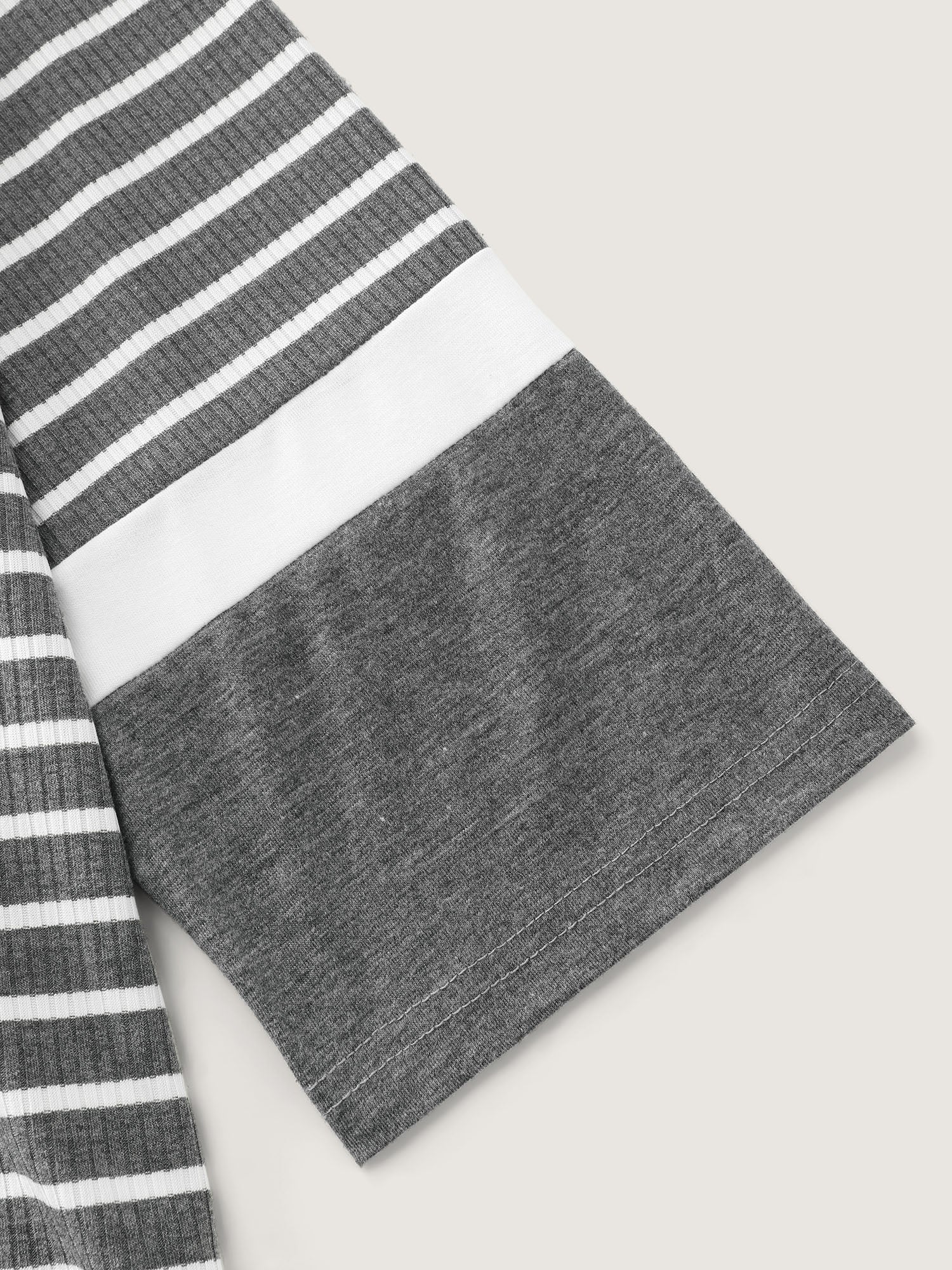 Monochrome Stripes Round Neck T-Shirt - Image 5