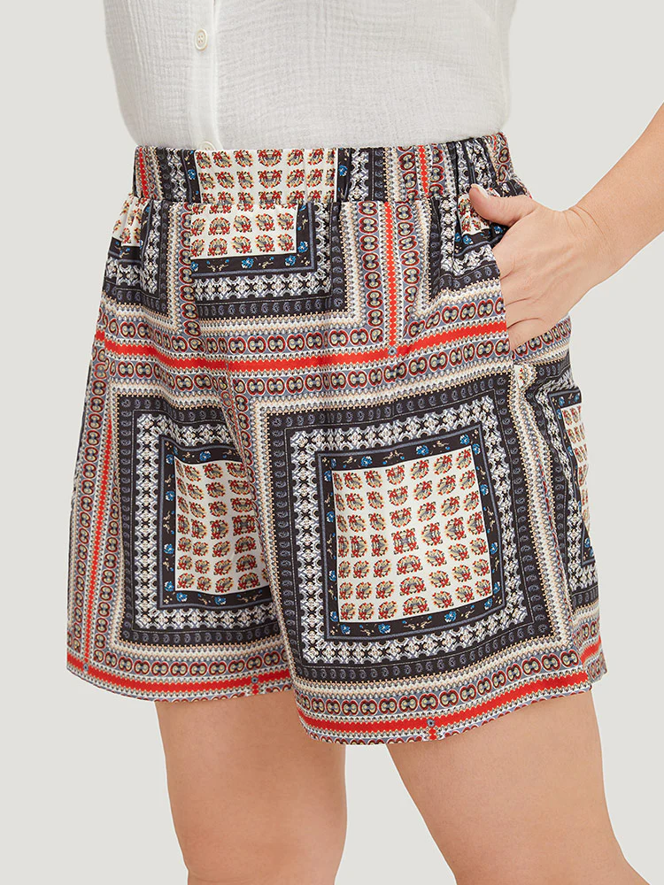 Moroccan Print Pocket Elastic Waist Shorts - Image 3