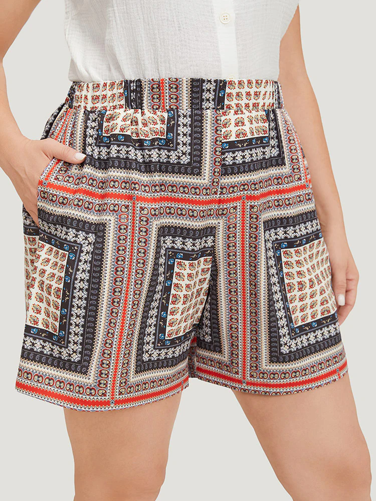 Moroccan Print Pocket Elastic Waist Shorts - Image 5