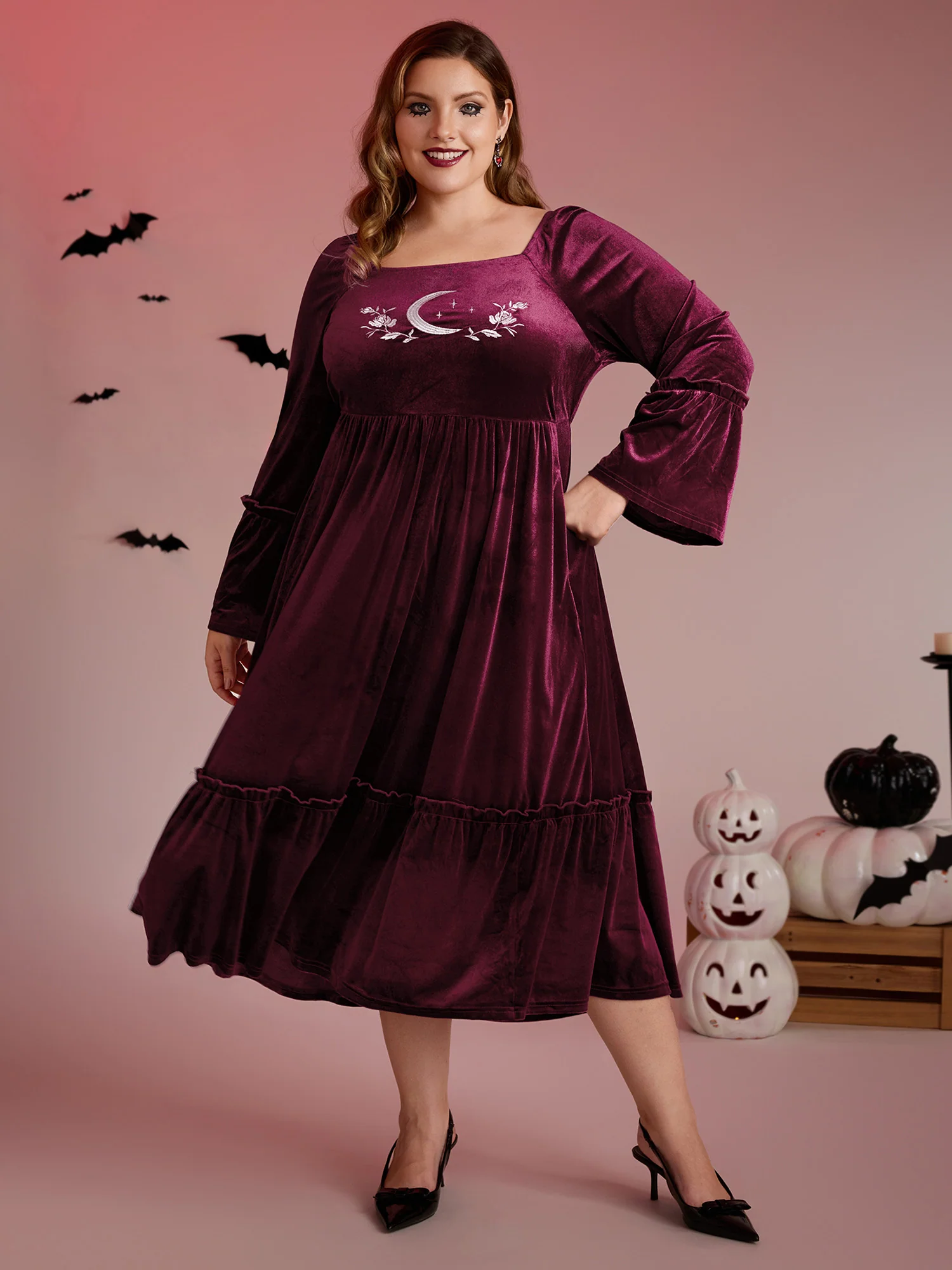 Mystical Moon Embroidery Velvet Midi Dress - Image 3