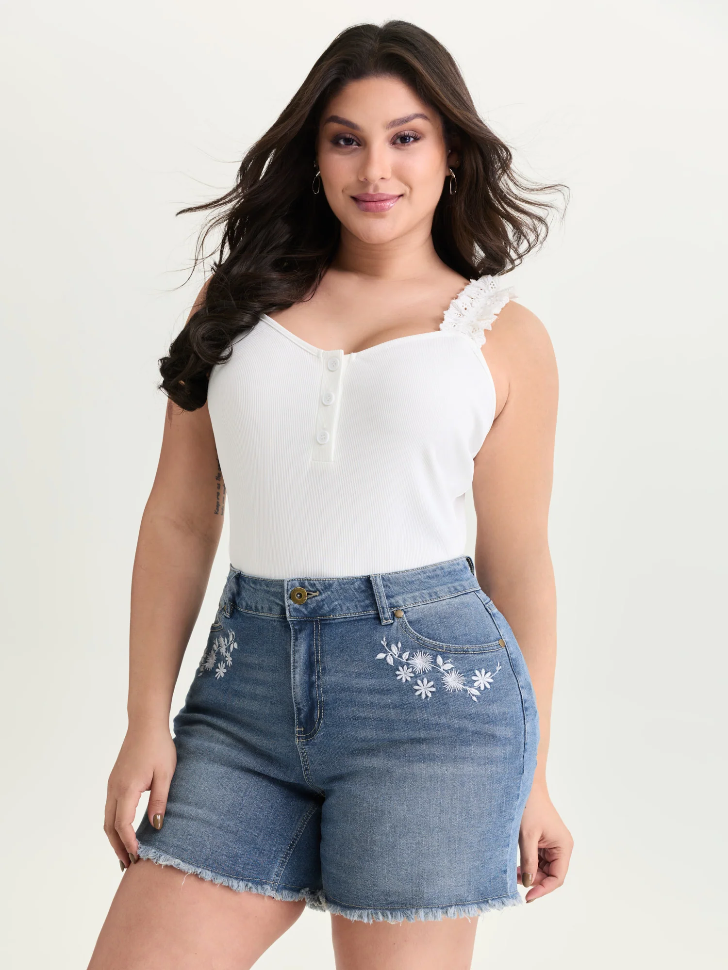 No Gap Waist Skinny-Fit Denim Shorts - Image 3