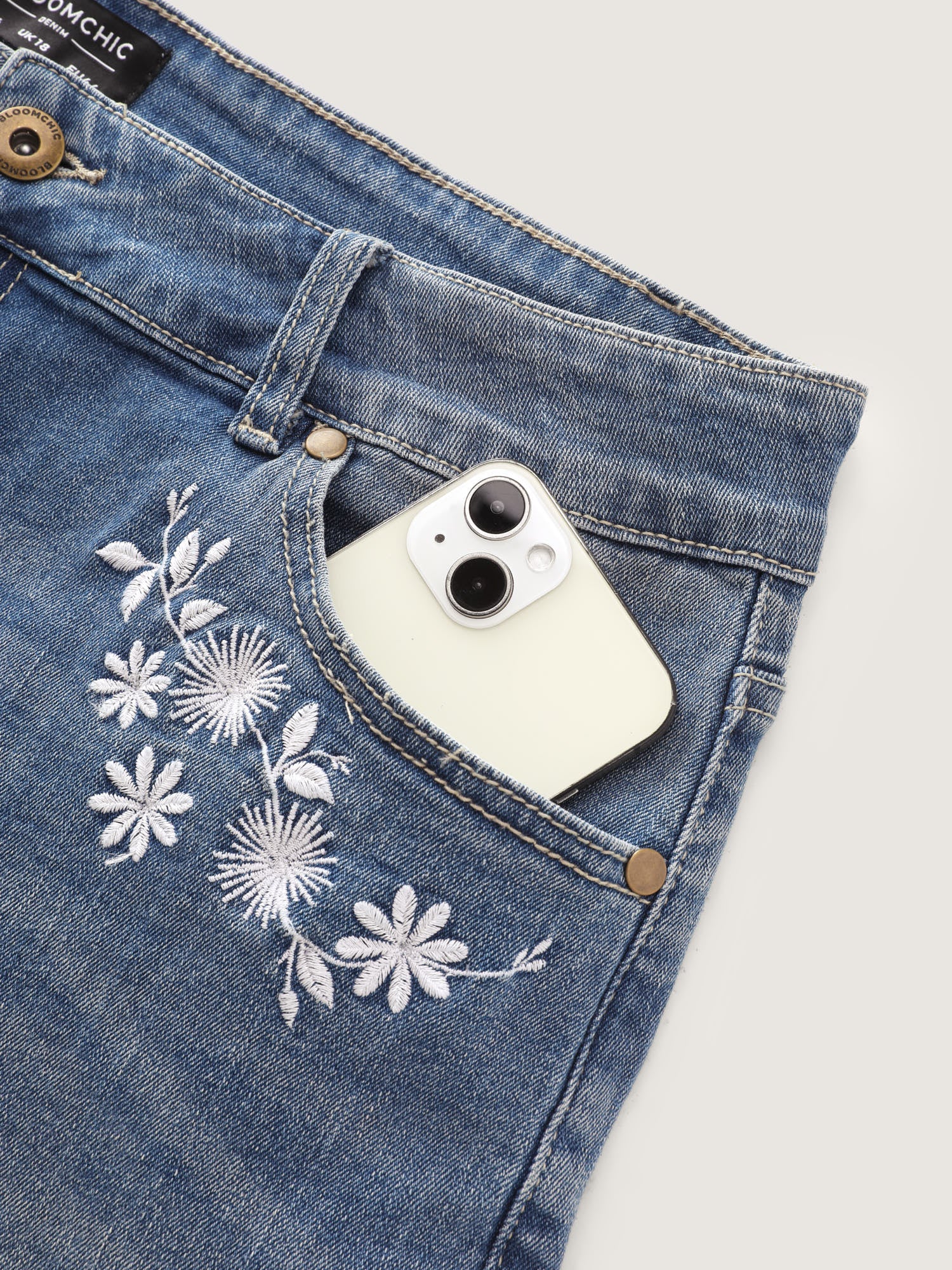 No Gap Waist Skinny-Fit Denim Shorts - Image 7