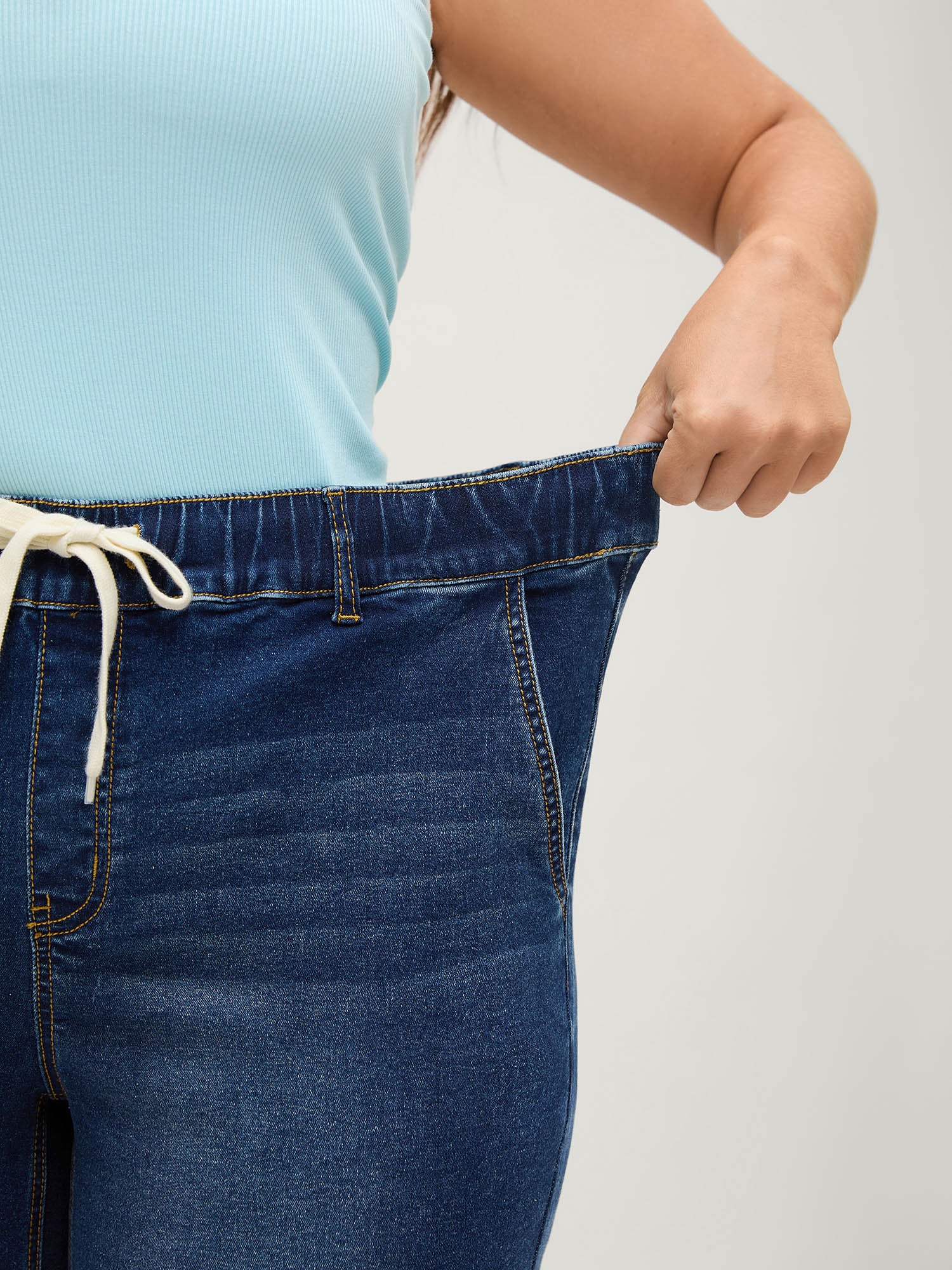 Pull-On Contrast Drawstring Skinny-Fit Denim Shorts - Image 4
