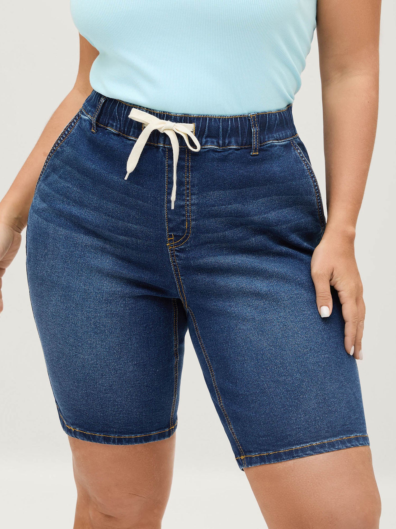 Pull-On Contrast Drawstring Skinny-Fit Denim Shorts - Image 5