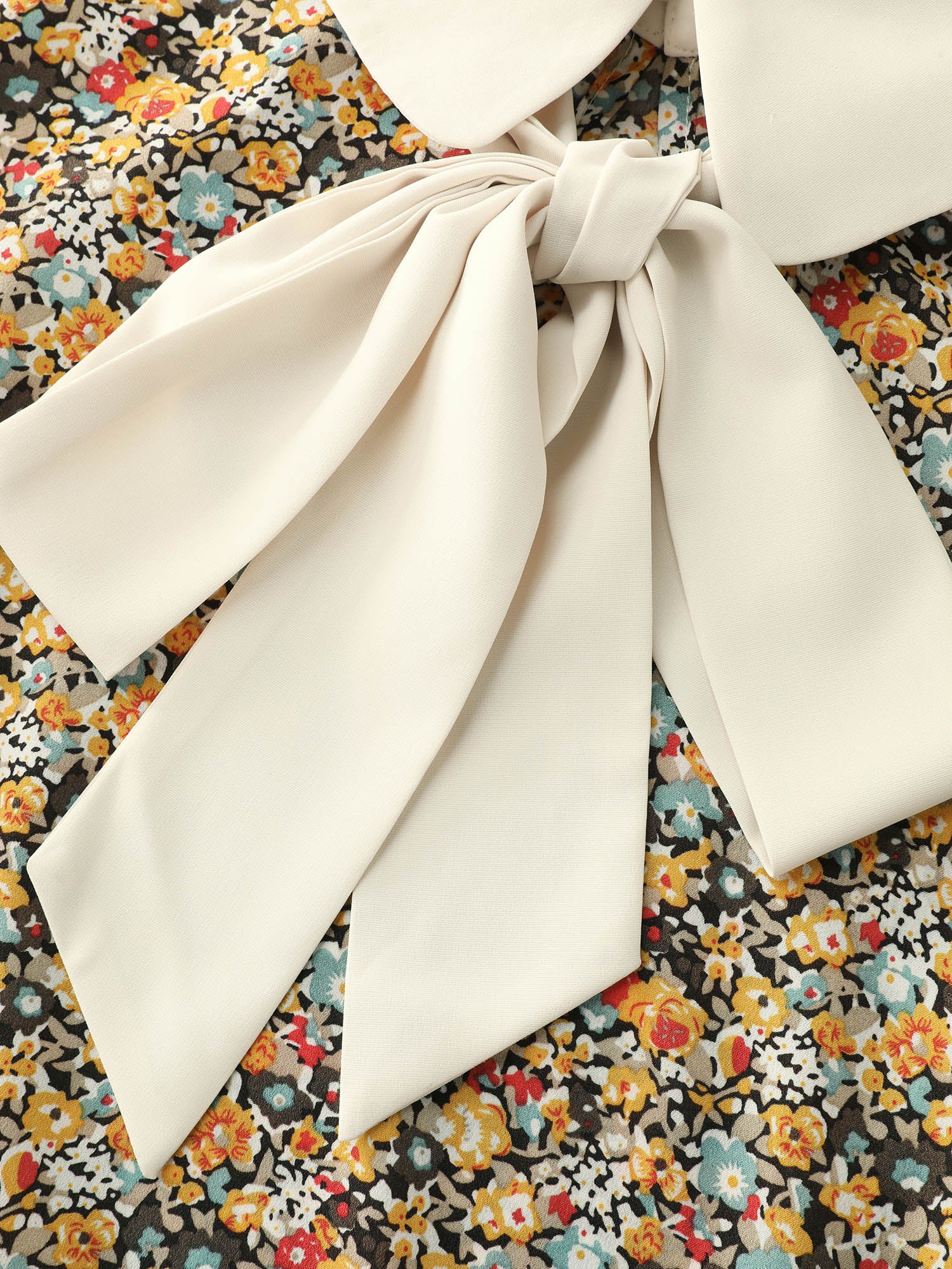Nostalgic Floral Print Ribbon Tie Neckline Blouse - Image 5