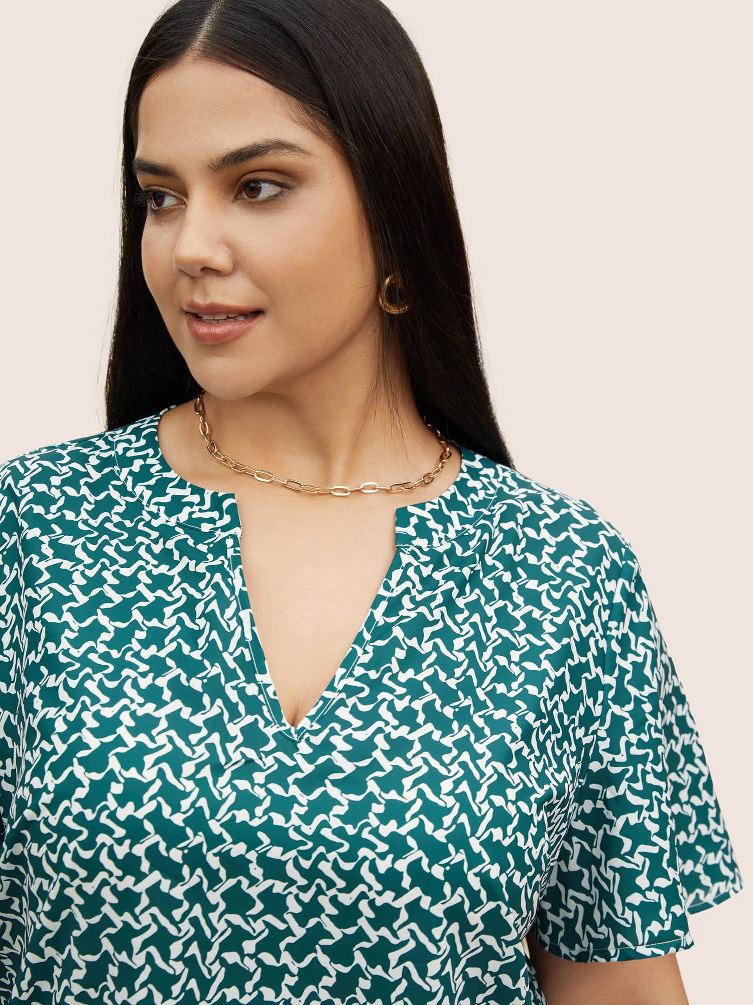 Notched Collar Geometric Flutter Sleeve Blouse - Image 3