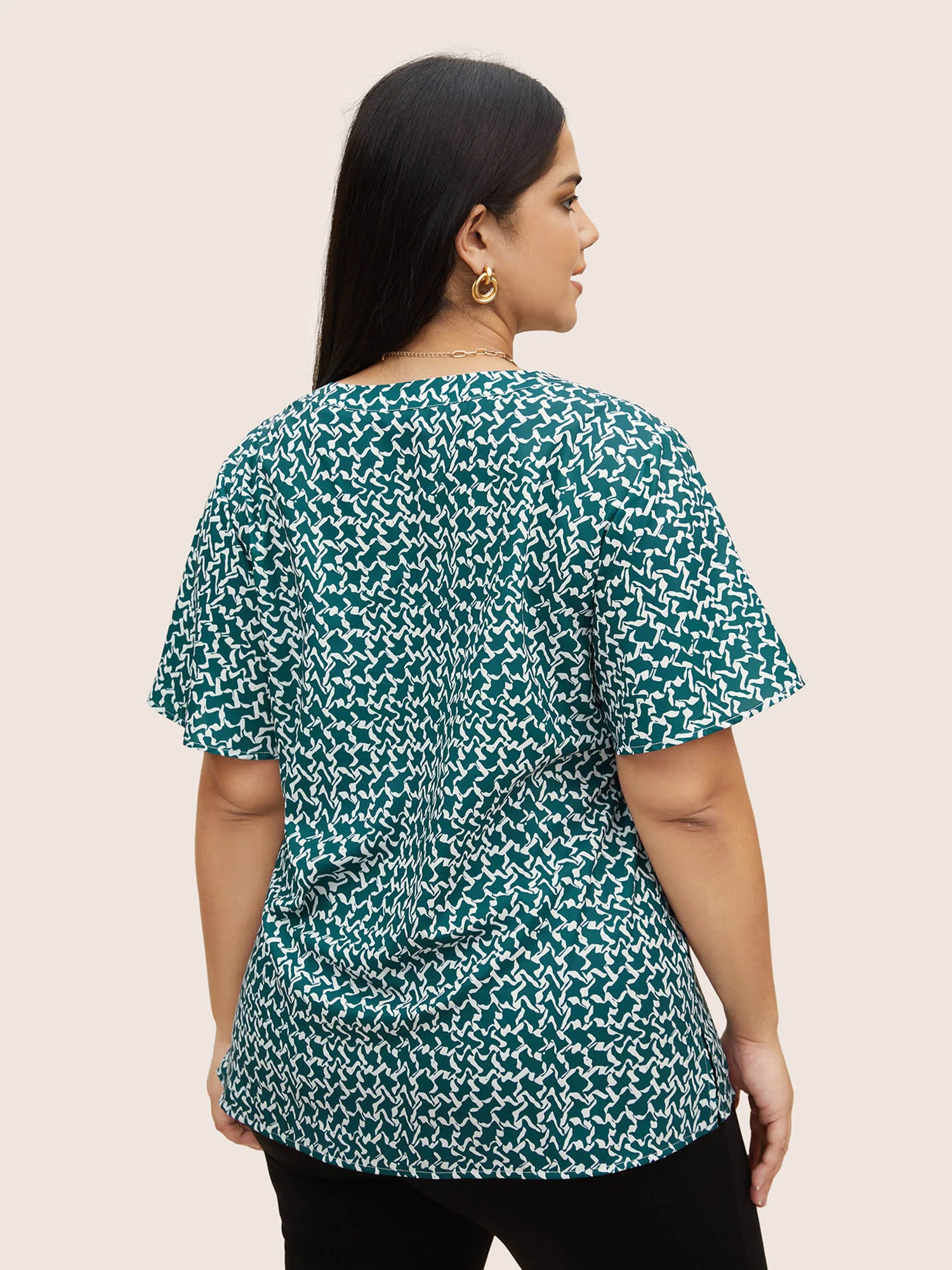 Notched Collar Geometric Flutter Sleeve Blouse - Image 5