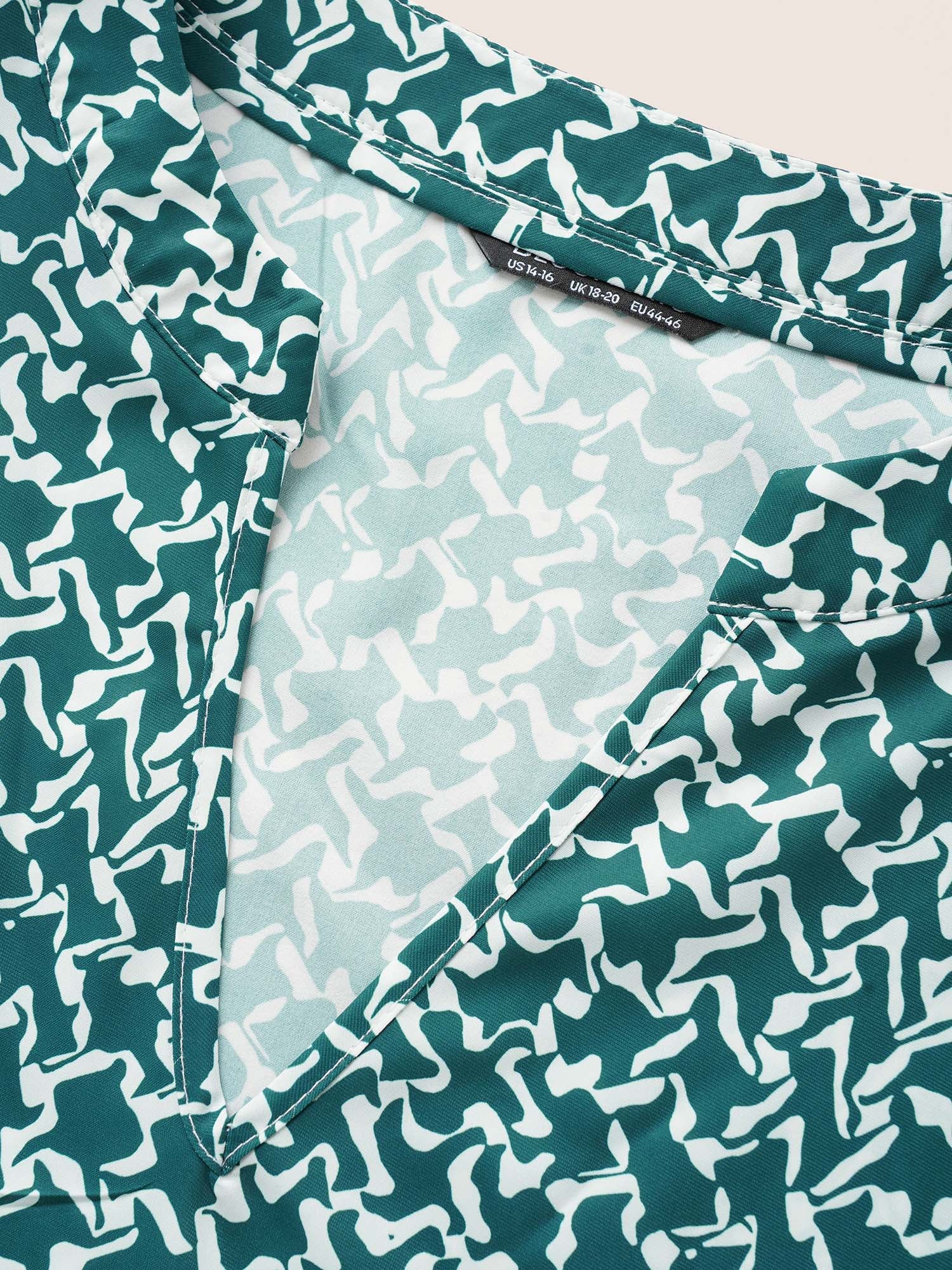 Notched Collar Geometric Flutter Sleeve Blouse - Image 6