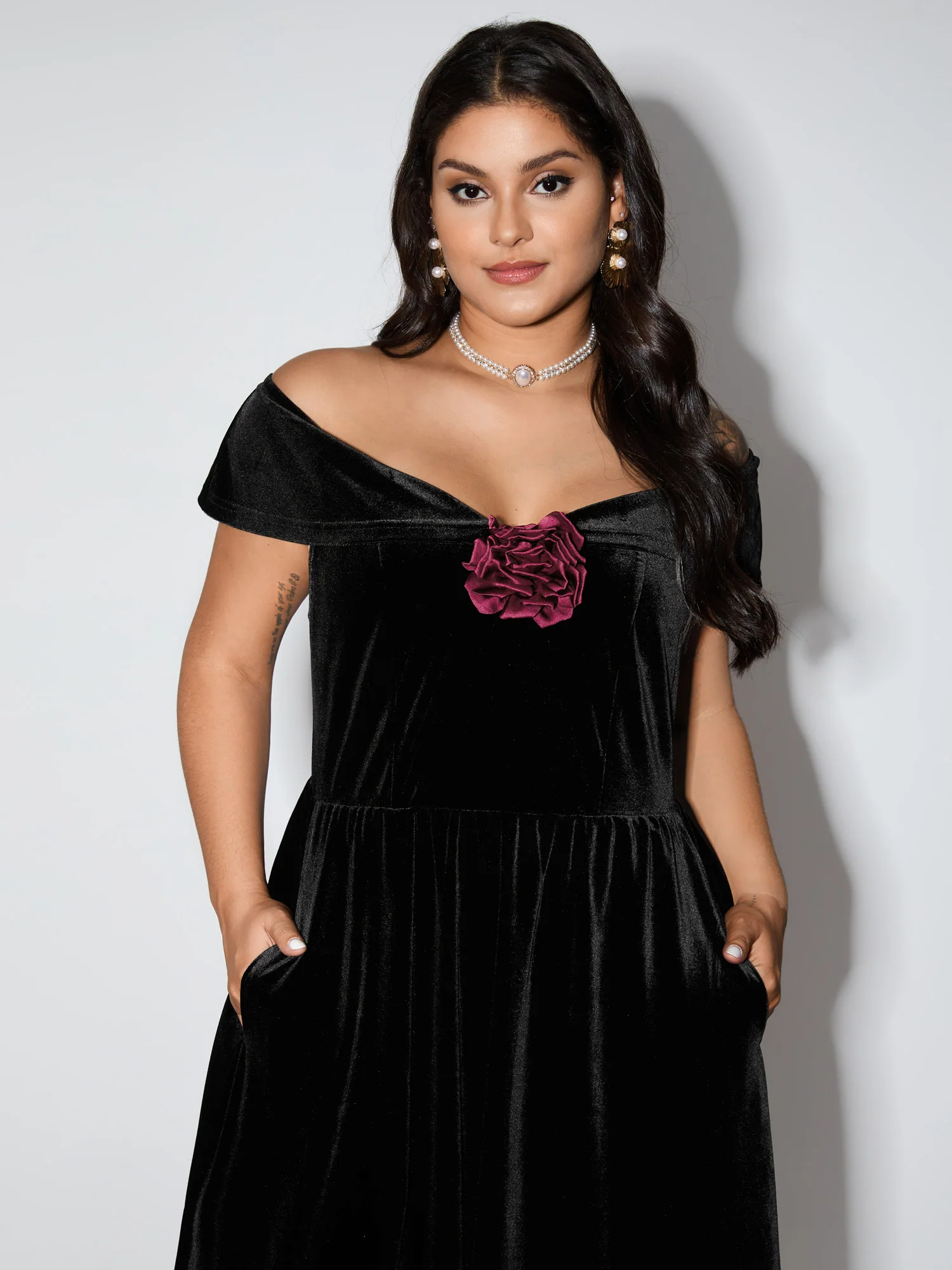 Off-Shoulder 3D Floral Detail Midi Dress - Image 3