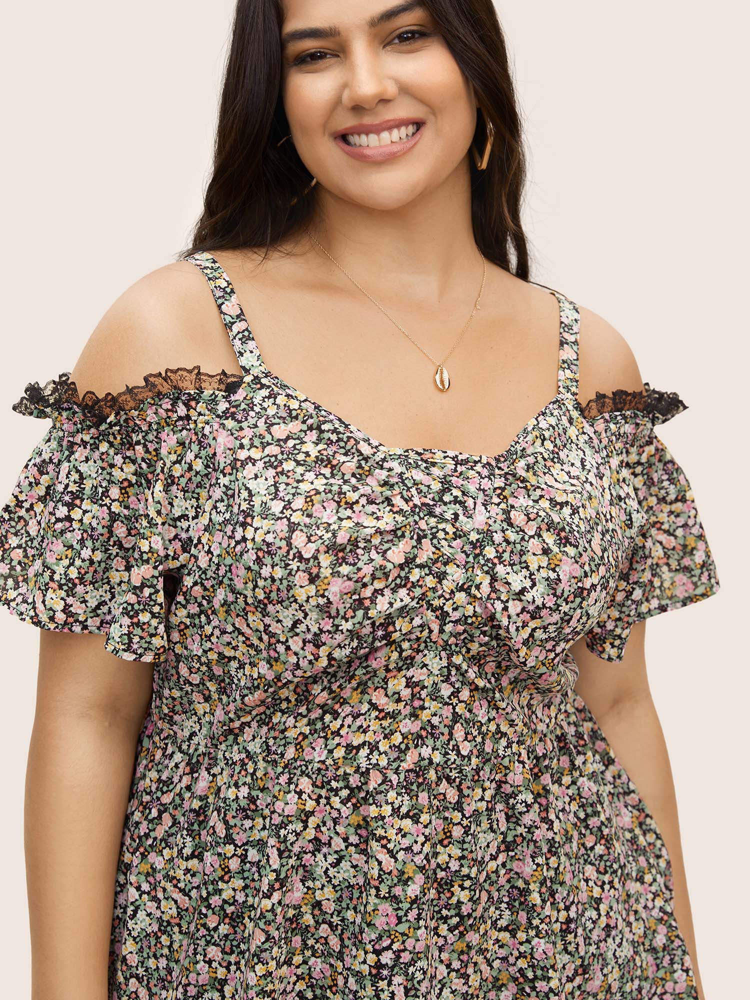 Off Shoulder Ditsy Floral Lace Panel Blouse - Image 4