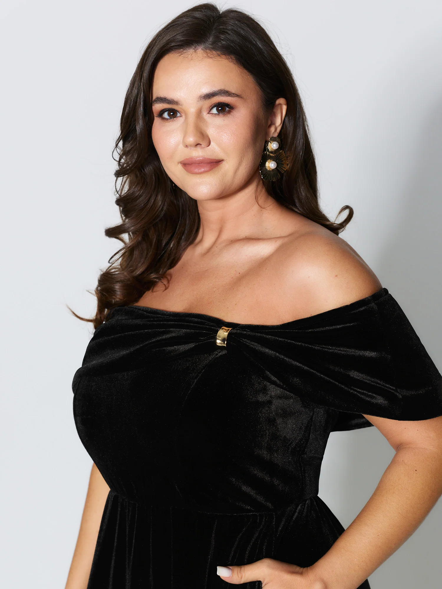 Off-Shoulder Metallic Detail Pockets Midi Dress - Image 2