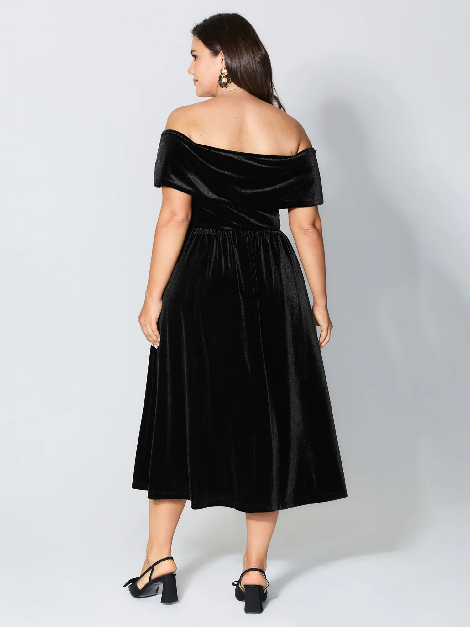 Off-Shoulder Metallic Detail Pockets Midi Dress - Image 4