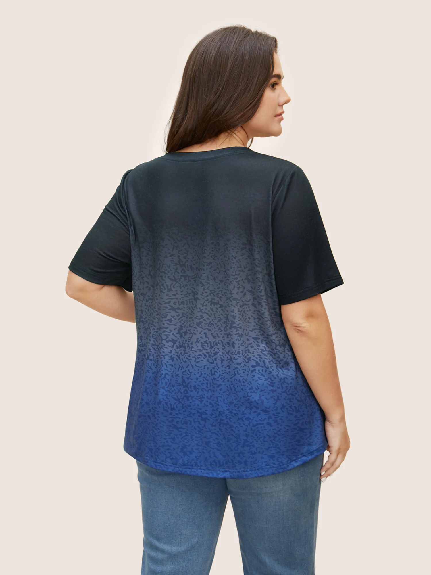 Ombre Contrast Patched Pocket T-shirt - Image 12