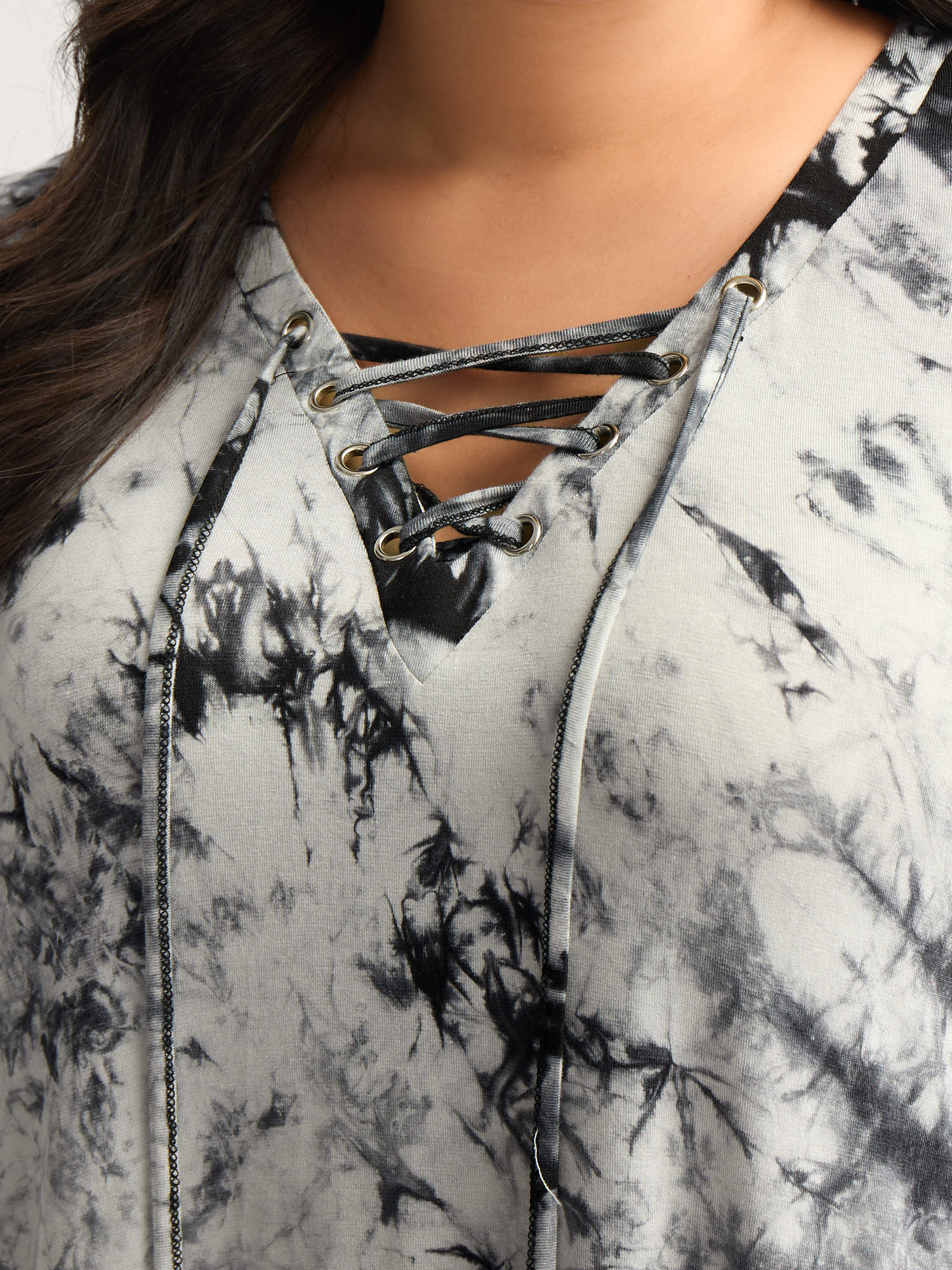 Ombre Gradient Cross-Tie Neck T-Shirt - Image 4