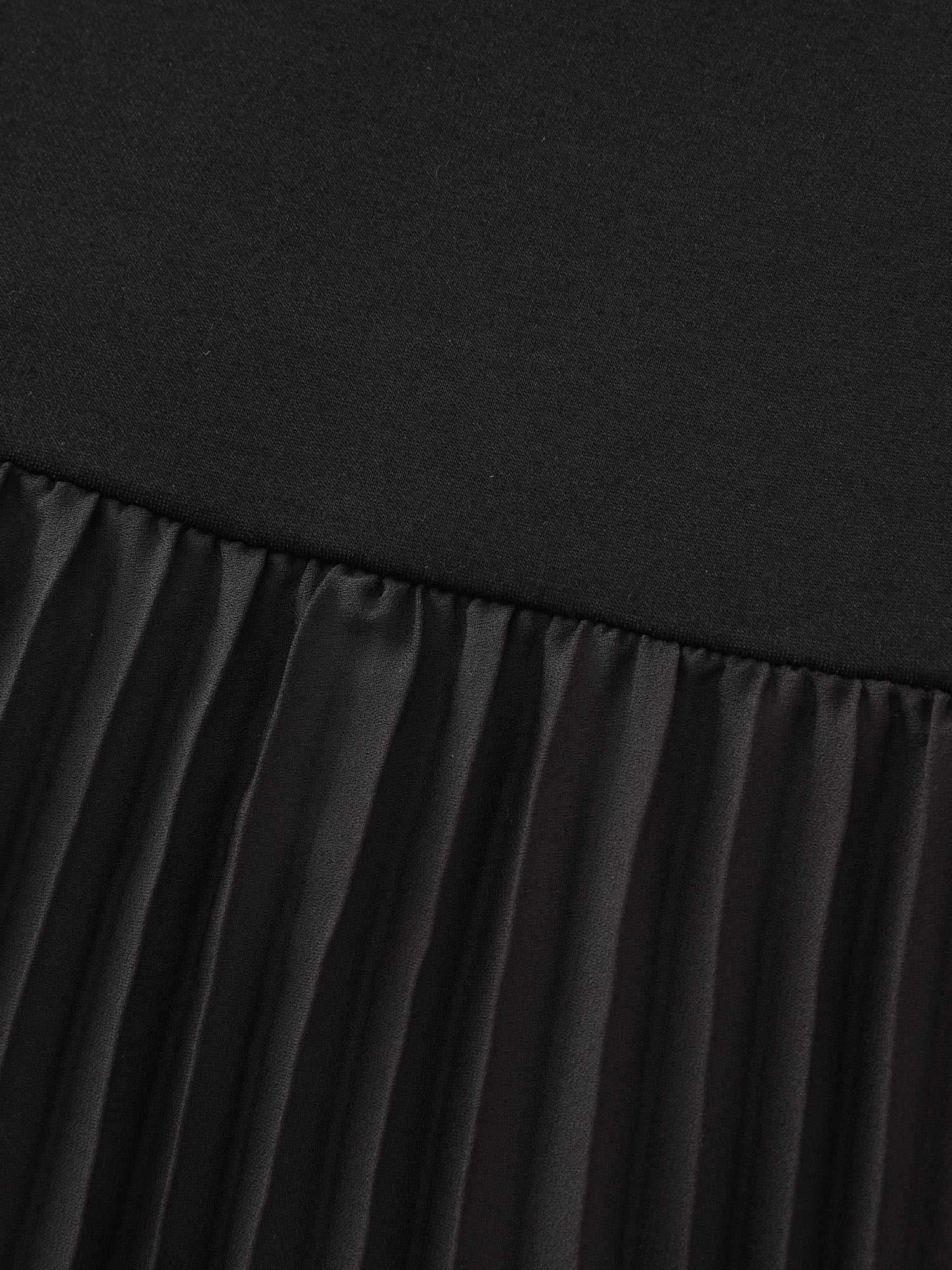 Ombre Gradient Pleated Off-Shoulder Midi Dress - Image 4
