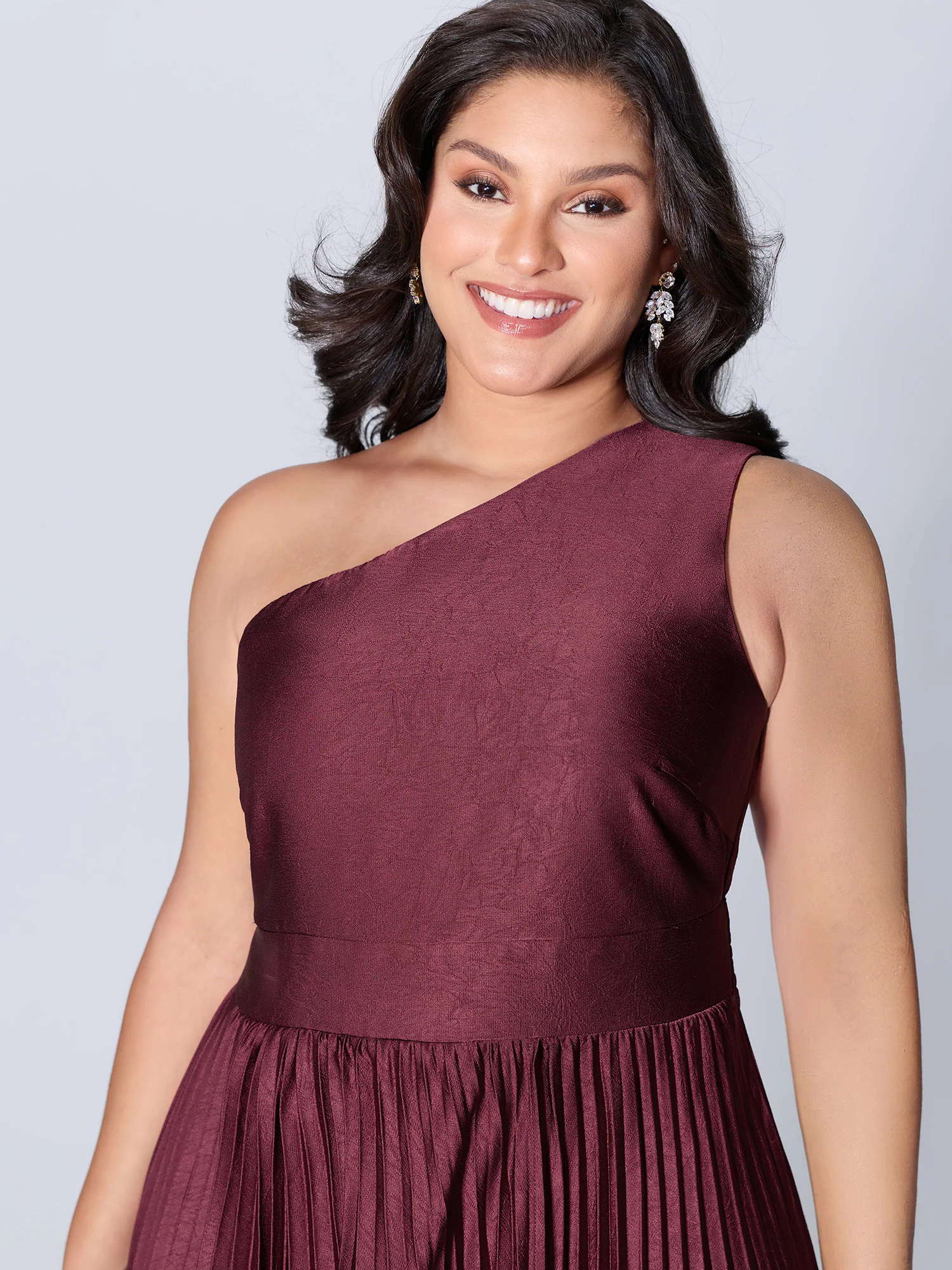 One-Shoulder Pleated Asymmetrical Hem Midi Dress - Image 2