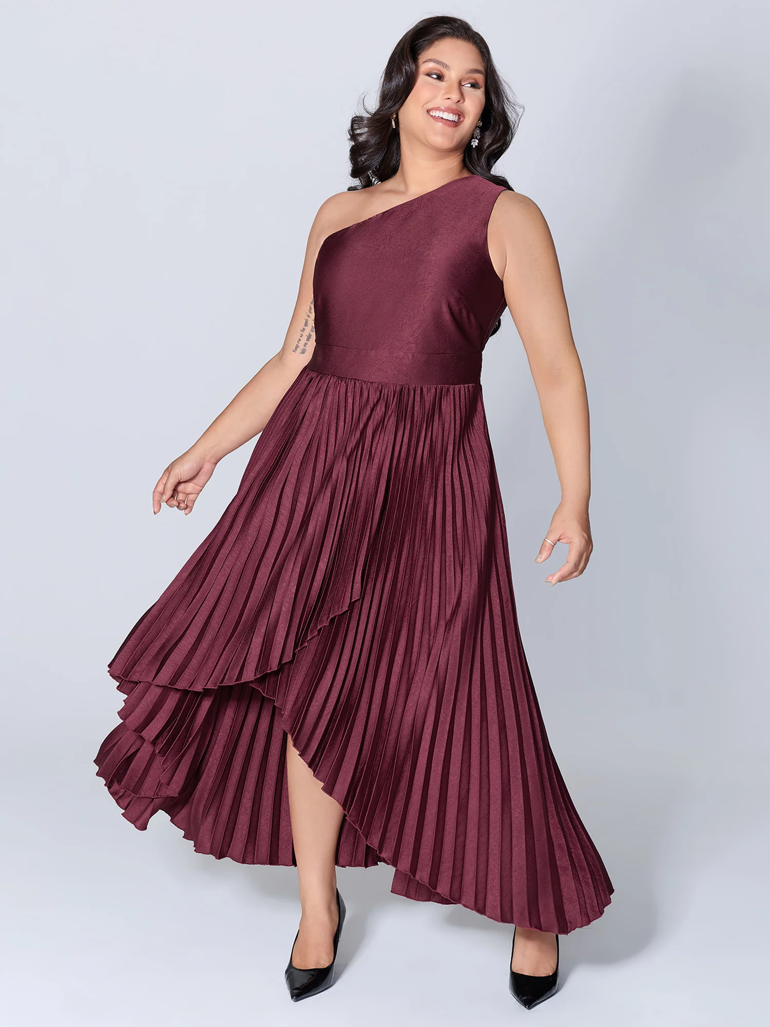 One-Shoulder Pleated Asymmetrical Hem Midi Dress - Image 3