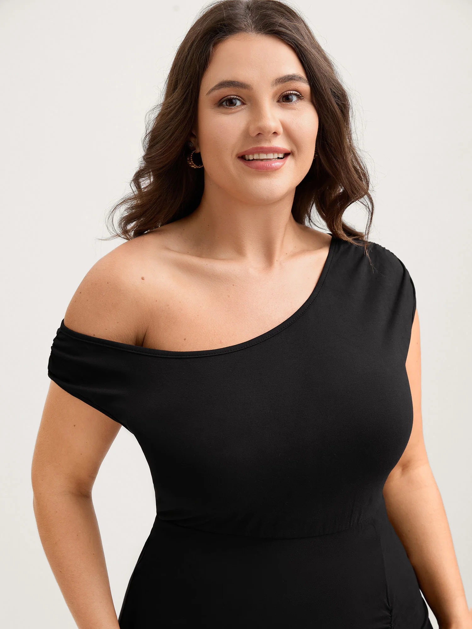 One Shoulder Ruched Split Hem Midi Dress - Image 3