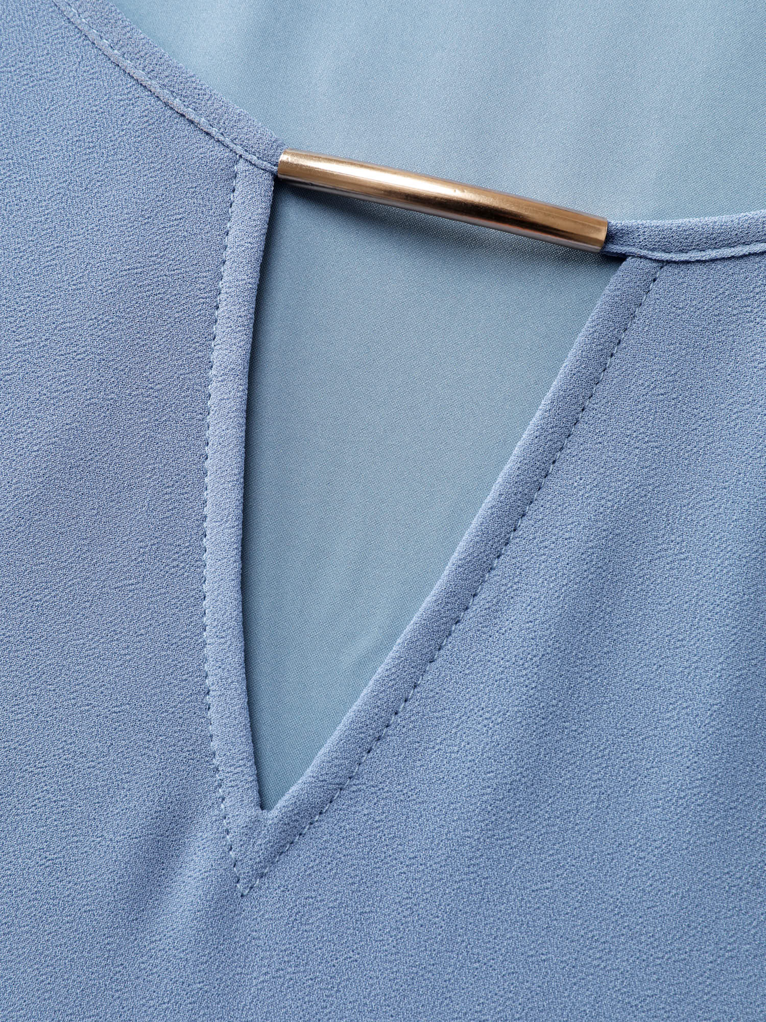Overlap Hem Keyhole Neckline Metallic Detail Blouse - Image 5