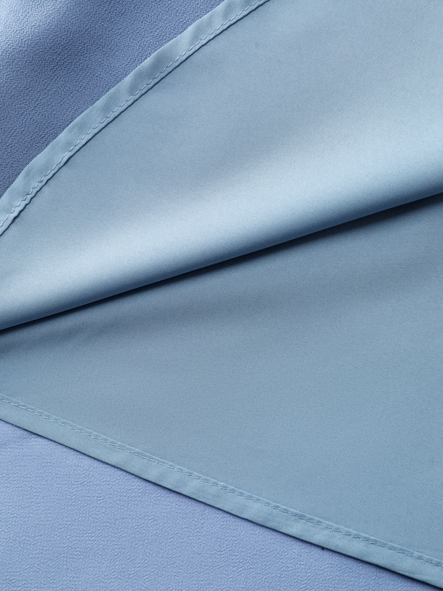 Overlap Hem Keyhole Neckline Metallic Detail Blouse - Image 6
