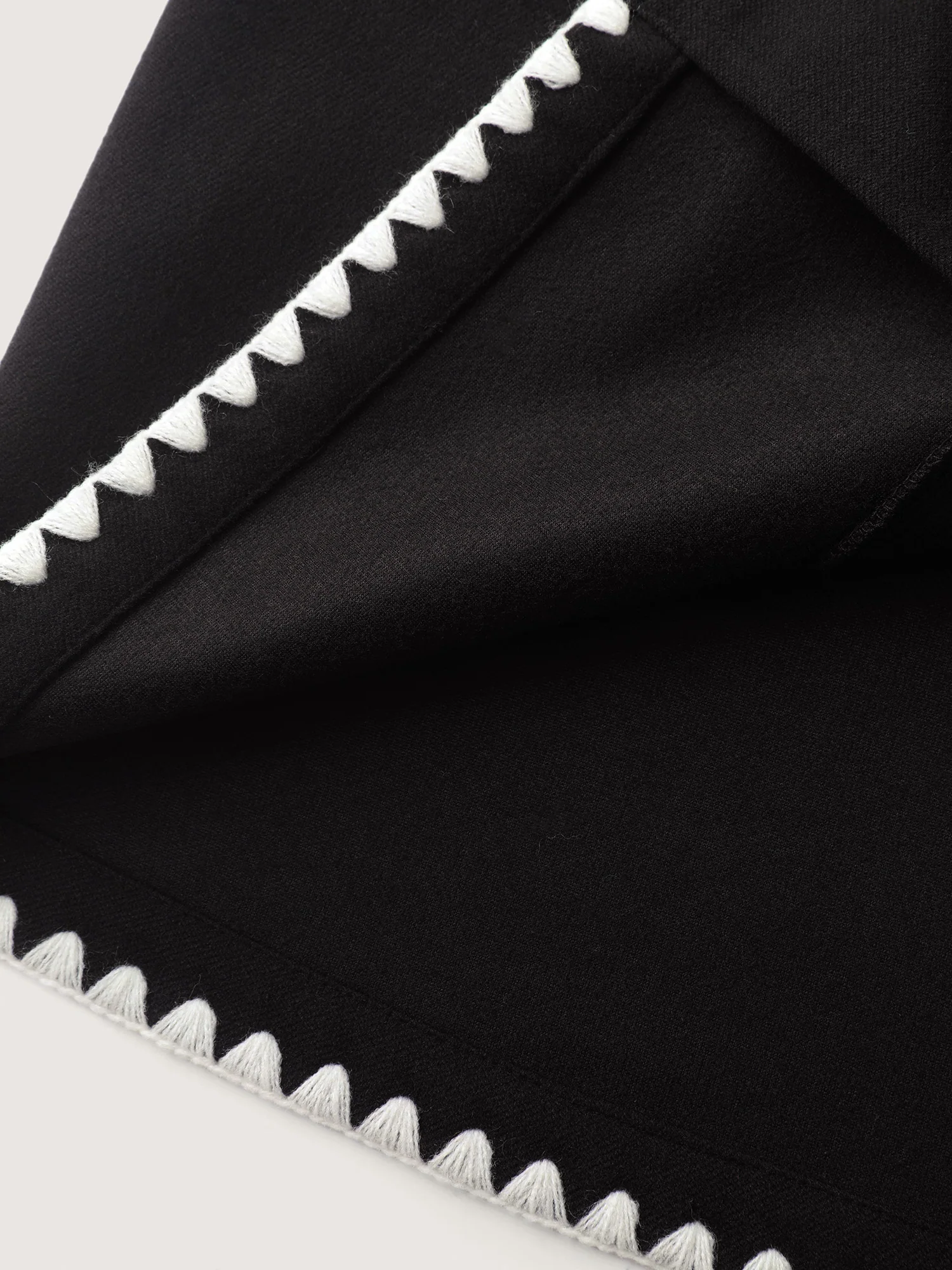 Overlock Stitch Color Contrast Belted Jacket - Image 8