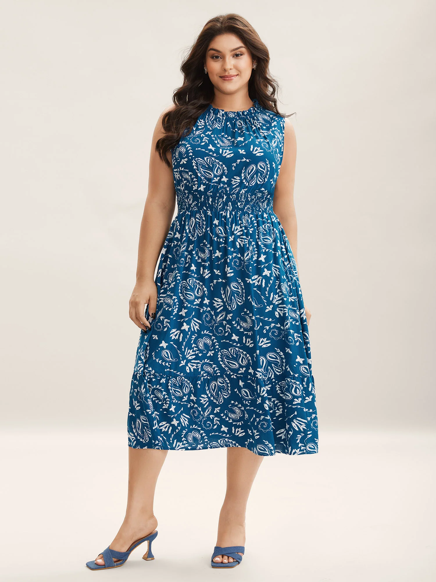 Paisley Print Shirred Sleeveless Midi Dress - Image 3