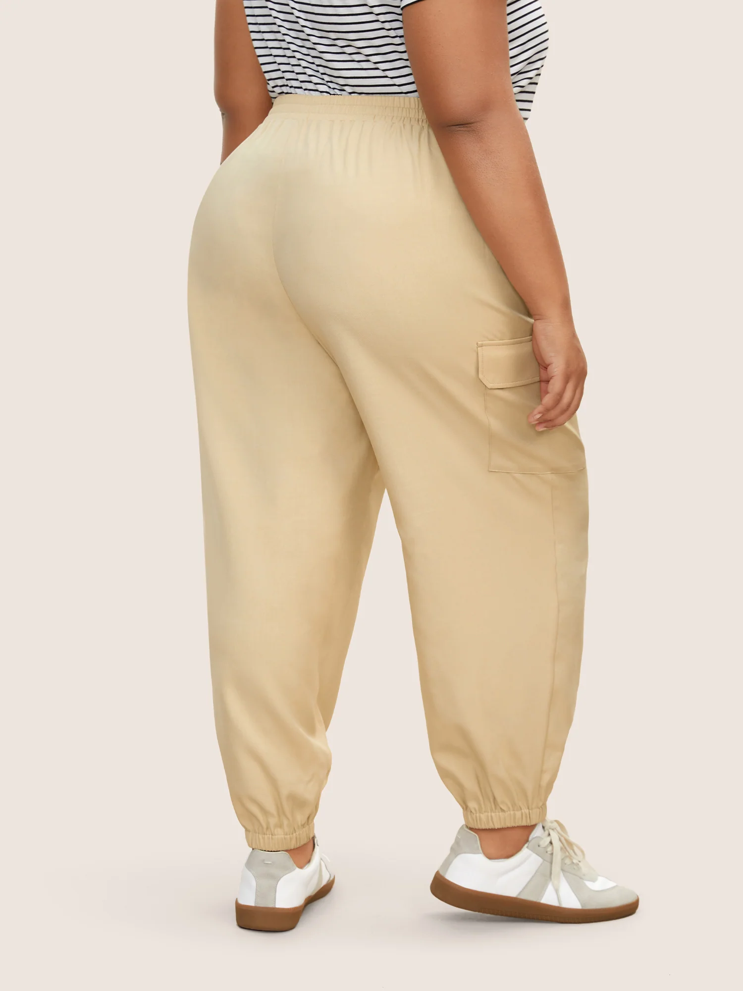 Patched Pocket Elastic Waist Tapered Pants - Image 3