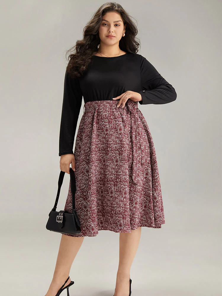 Patchwork Contrast Belted Crew Neck Dress - Image 4