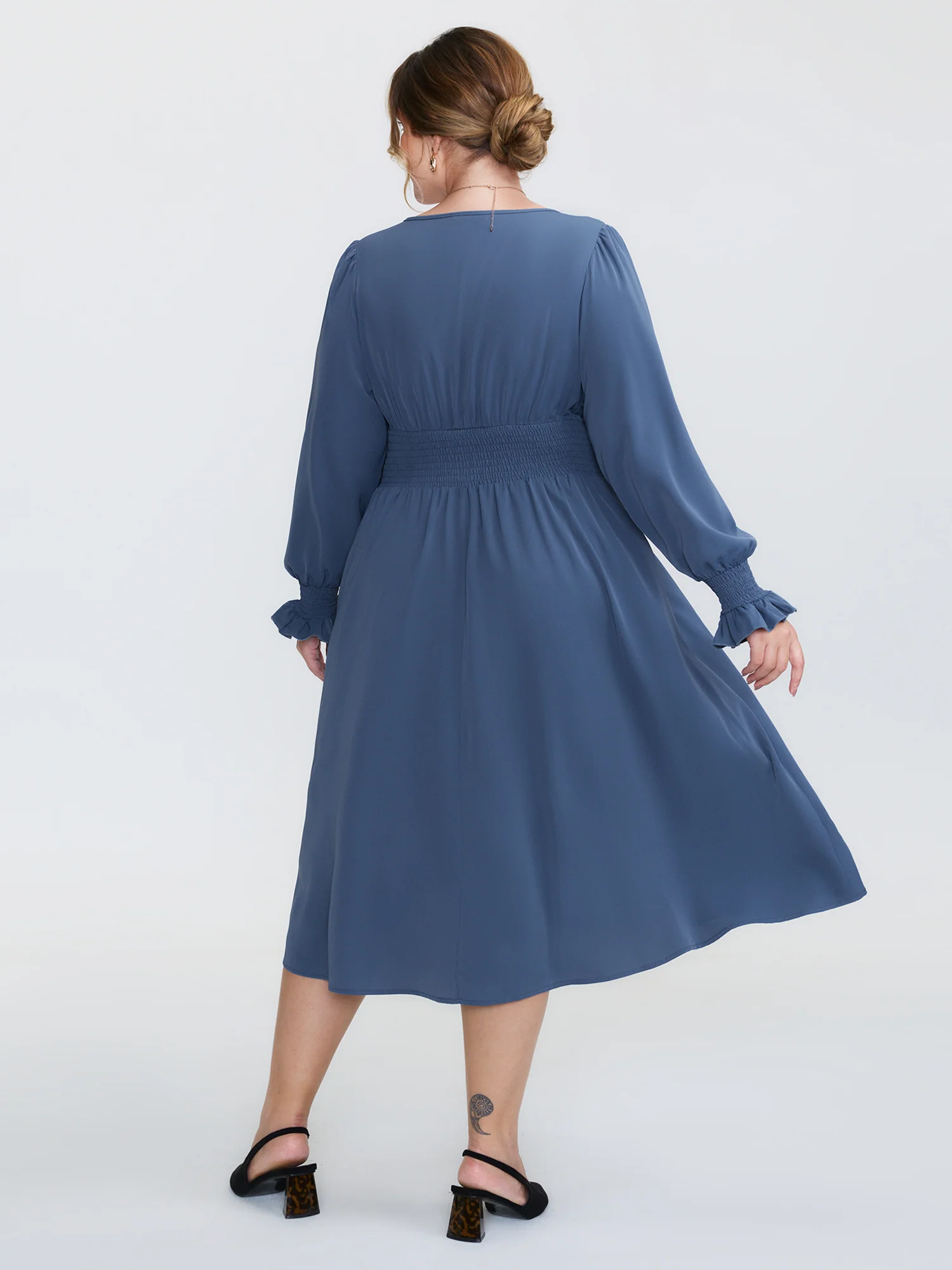Pearl Metal Trim Buttons Shirred Midi Dress - Image 5