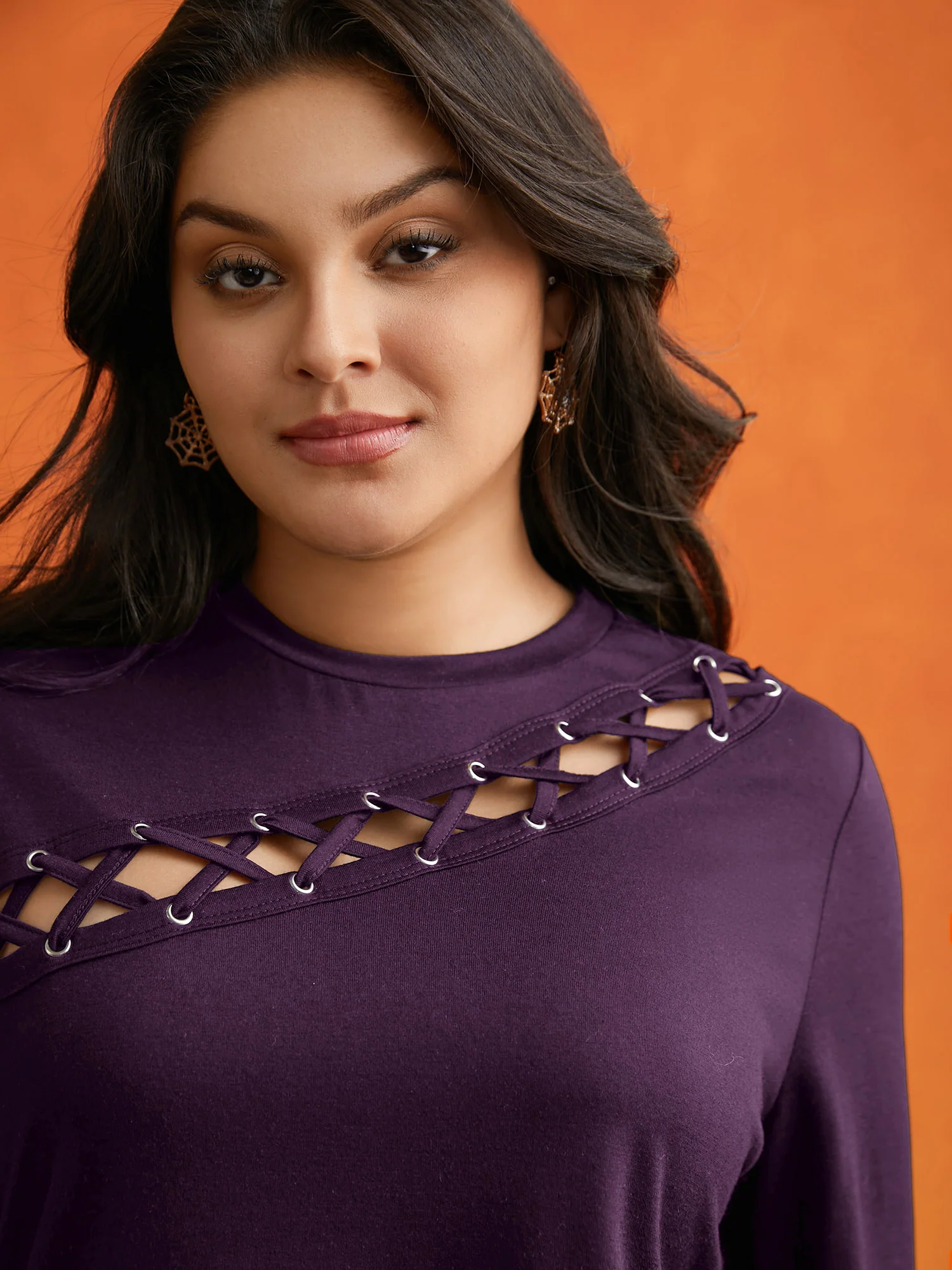 Peek-A-Boo Cut-Out Neckline T-shirt - Image 11