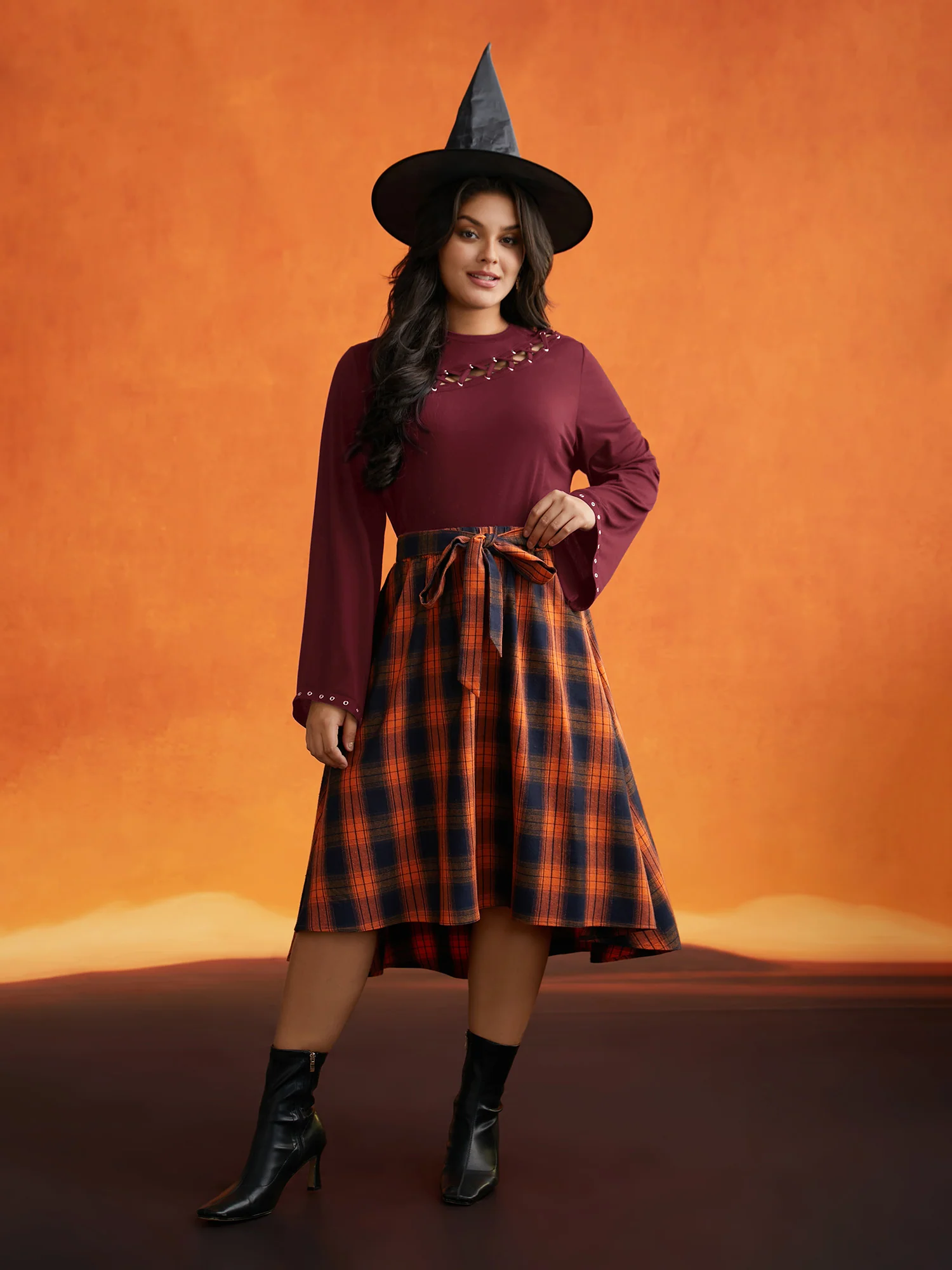 Peek-A-Boo Cut-Out Neckline T-shirt - Image 18