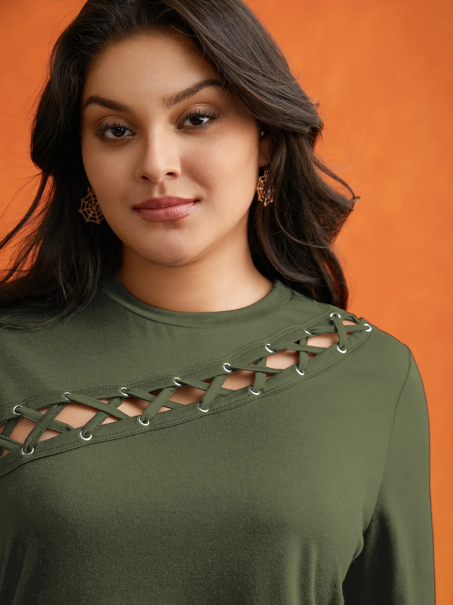 Peek-A-Boo Cut-Out Neckline T-shirt - Image 23