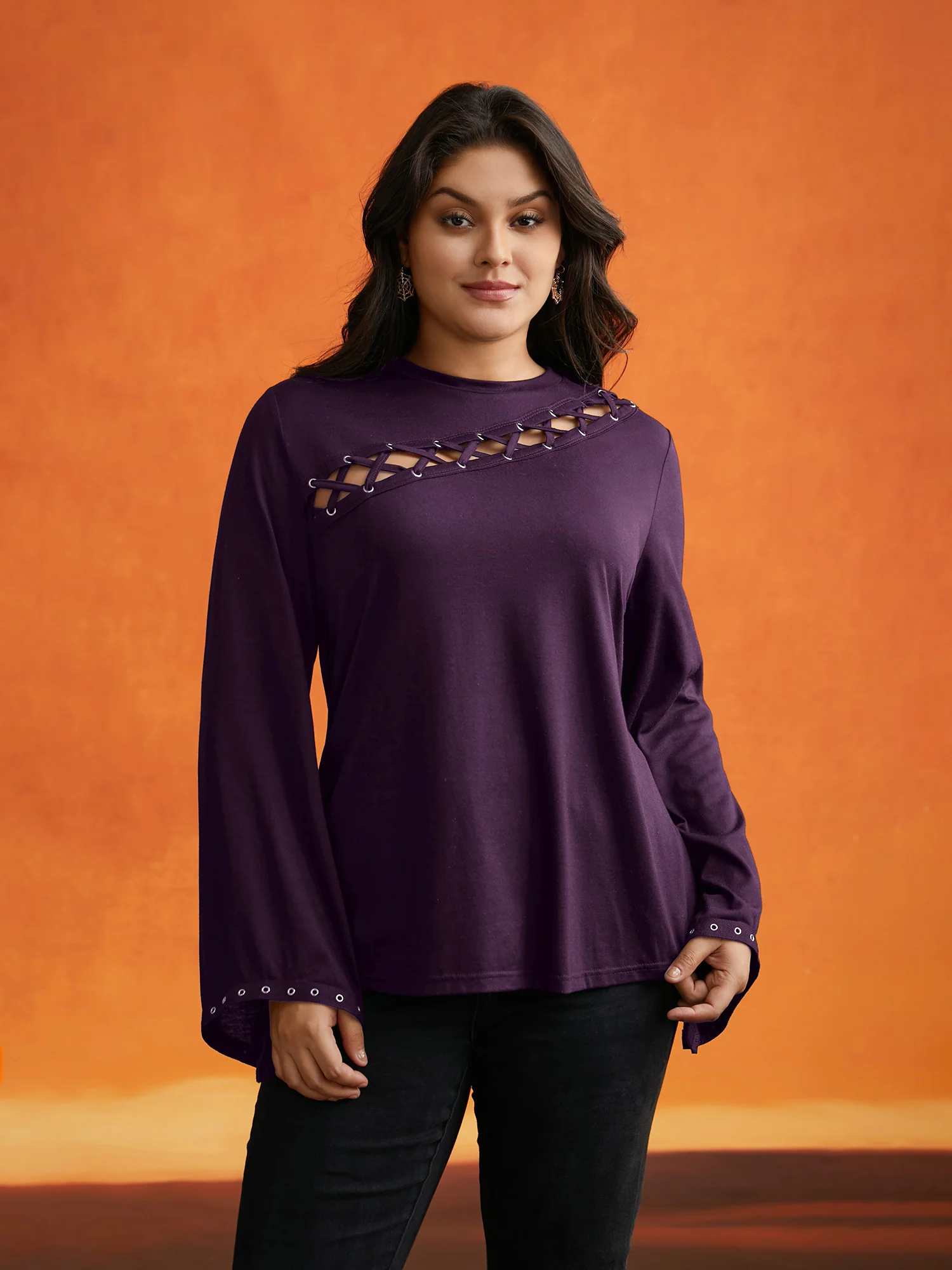 Peek-A-Boo Cut-Out Neckline T-shirt - Image 9