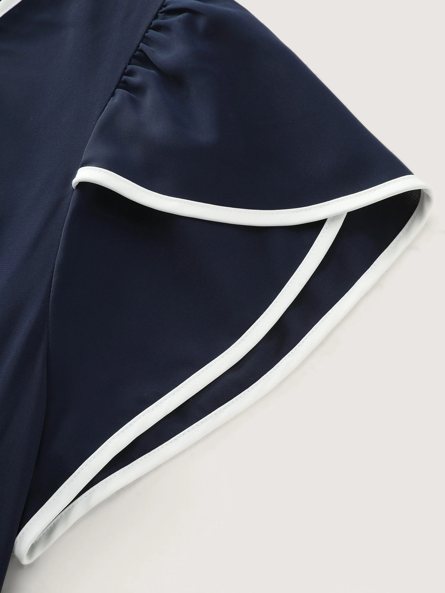 Petal Sleeve Color Contrast Plain Blouse - Image 6