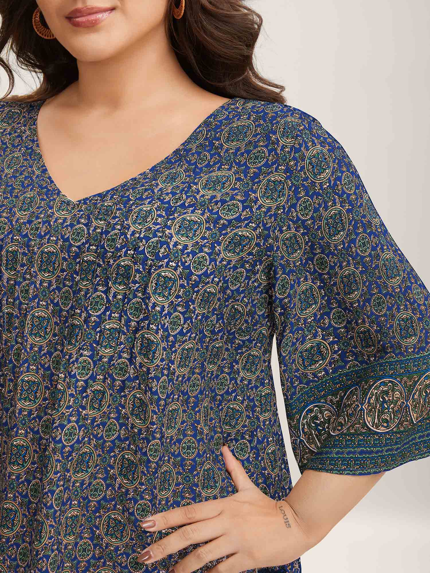 Pin-Tuck Pleat Ornate Print Relaxed Fit Shirt - Image 2