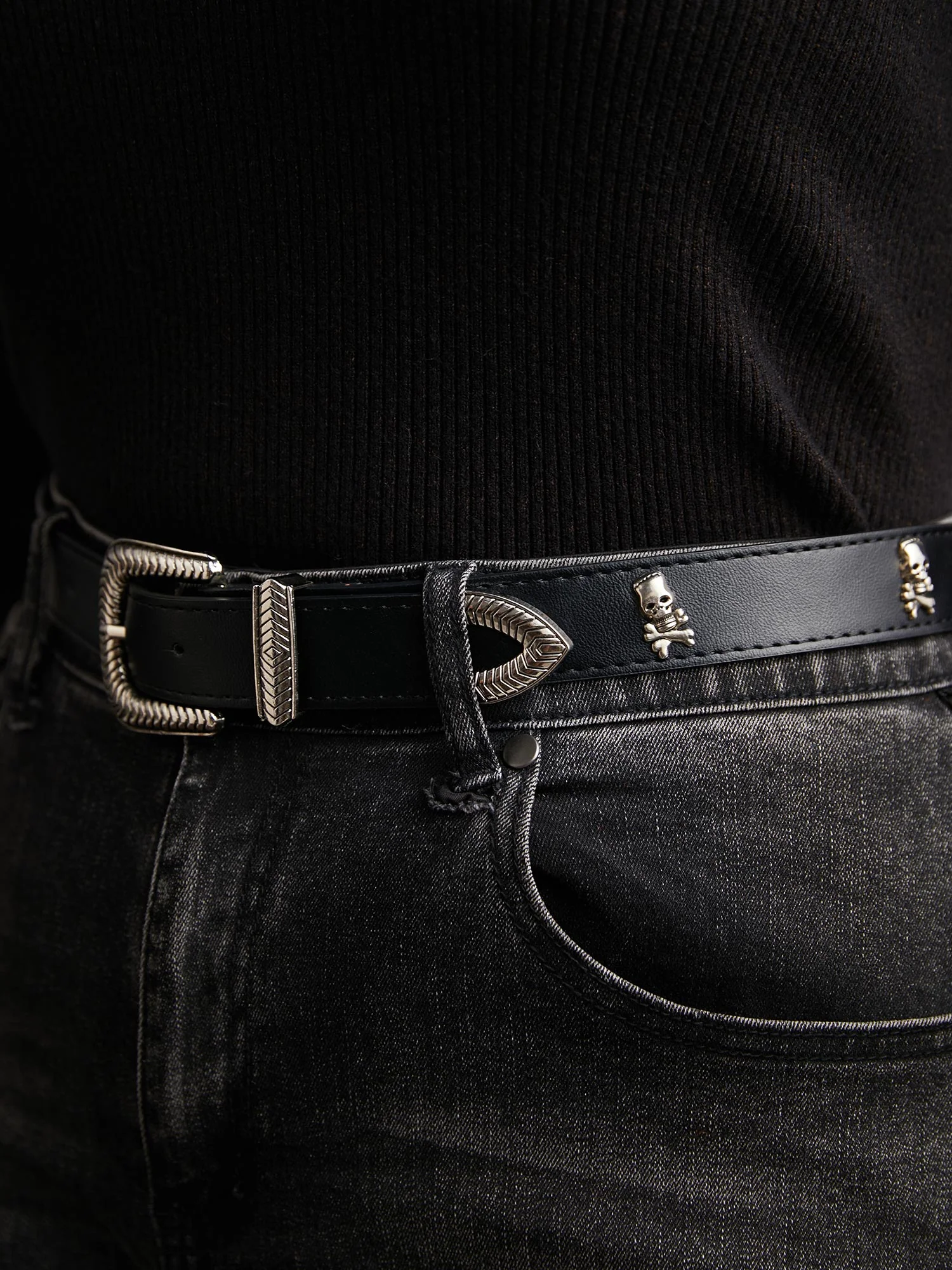 Pirate Skull Studded Belt - Image 4