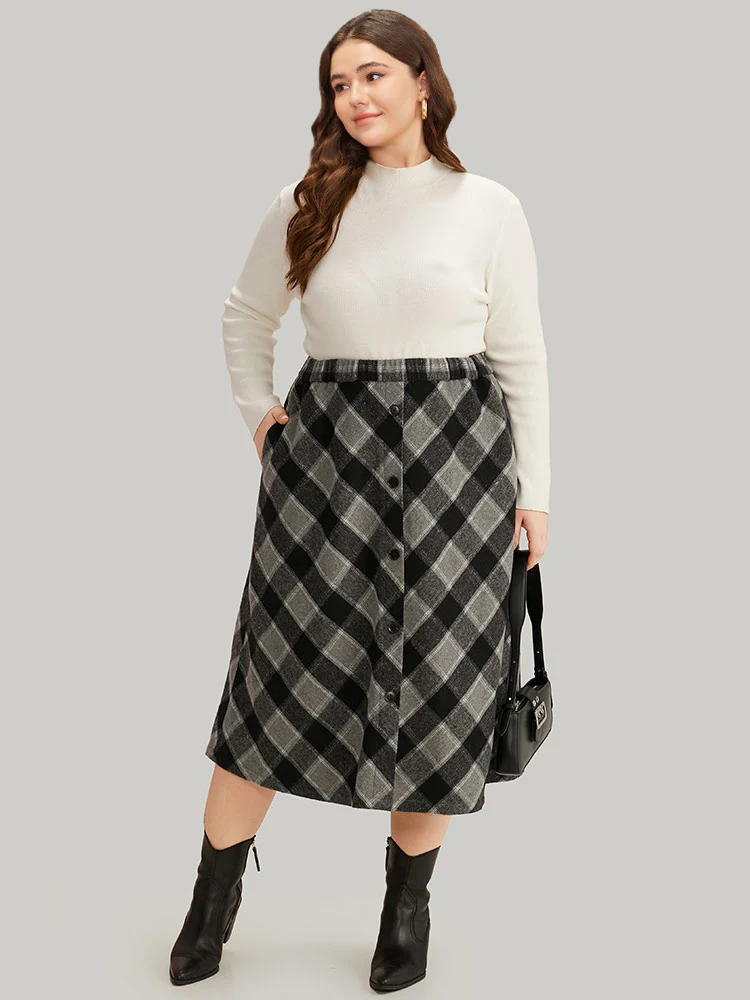 Plaid Button Detail Pocket Skirt - Image 3