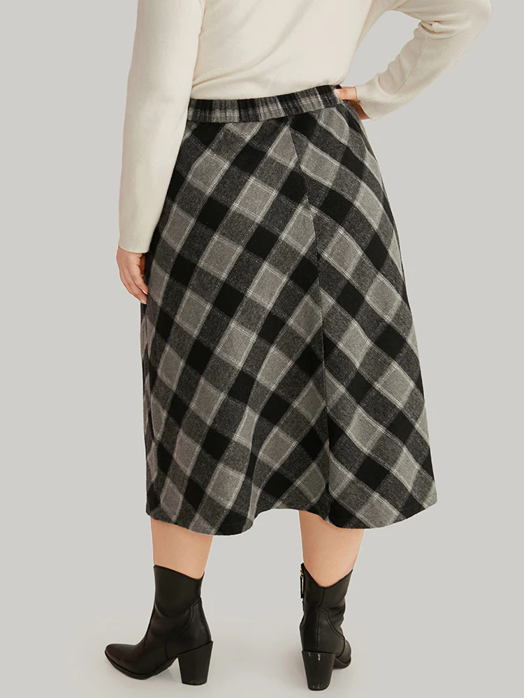 Plaid Button Detail Pocket Skirt - Image 4