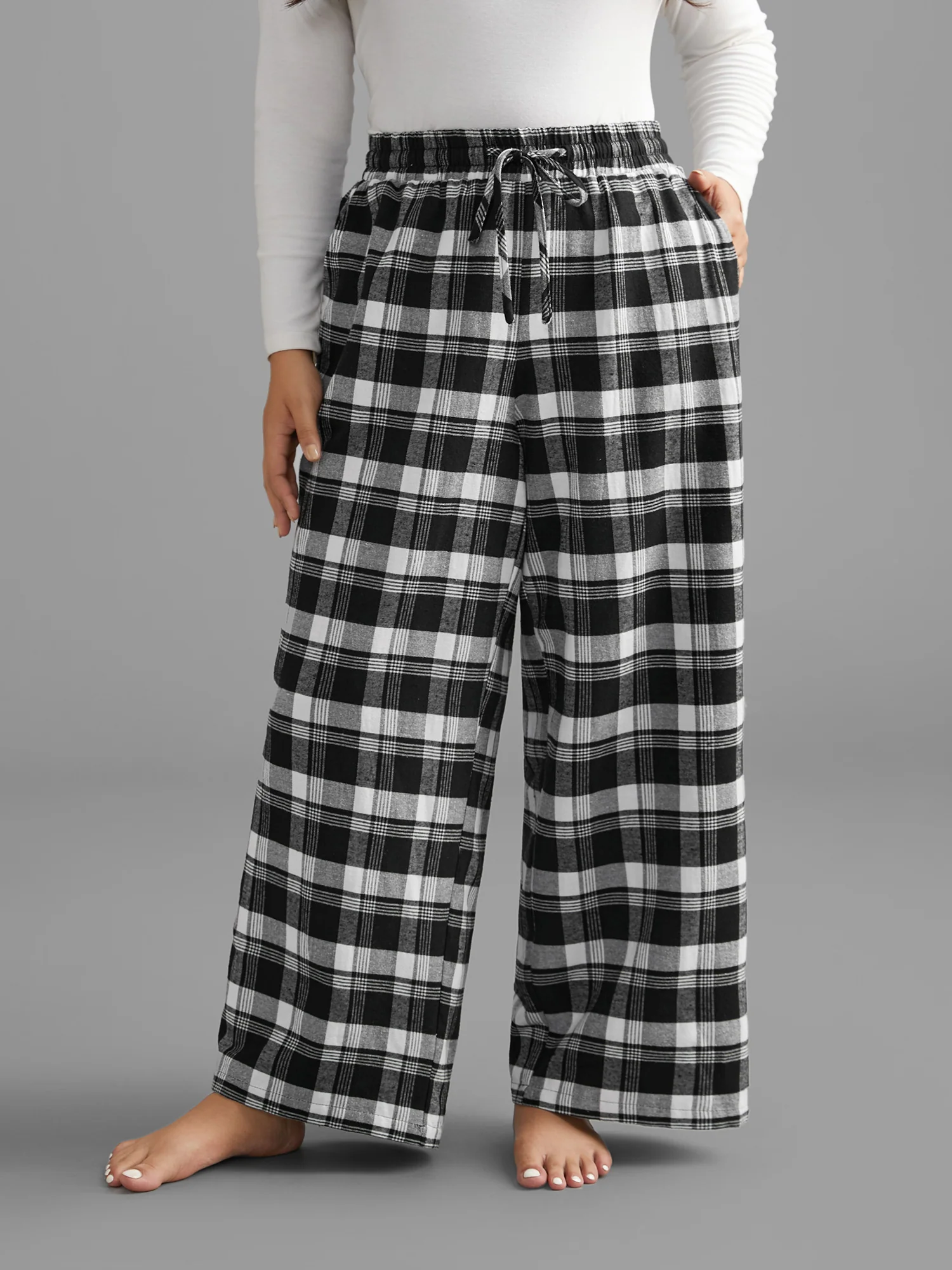Plaid Drawstring Elastic Waist Lounge Bottoms - Image 4