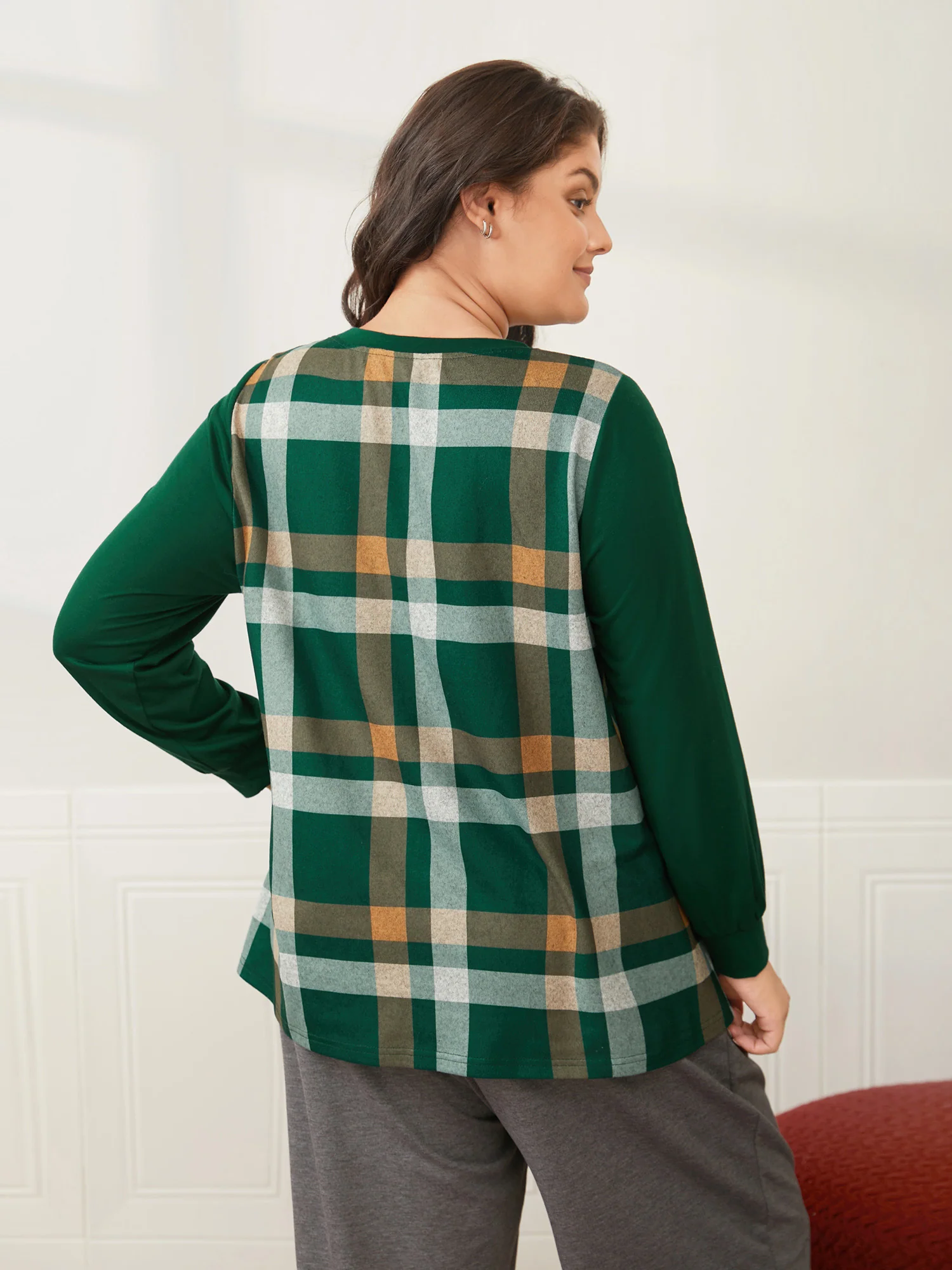 Plaid Patchwork Solid Long-Sleeves Tee - Image 2
