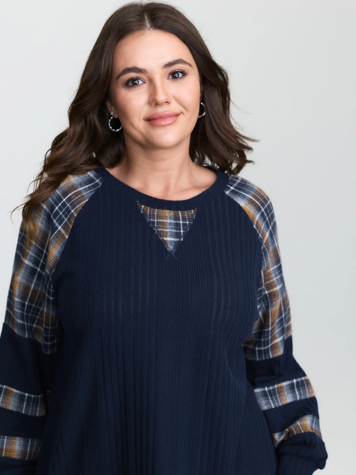 Plaid Pattern Textured Raglan Sleeve Sweatshirt - Image 2