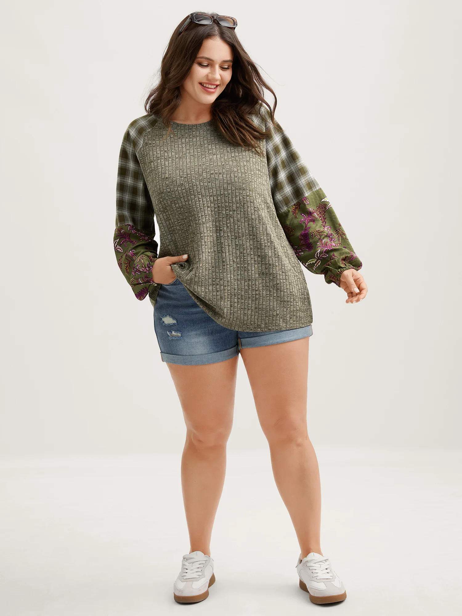 Plaid Sleeve Color Contrast Textured Sweatshirt - Image 3