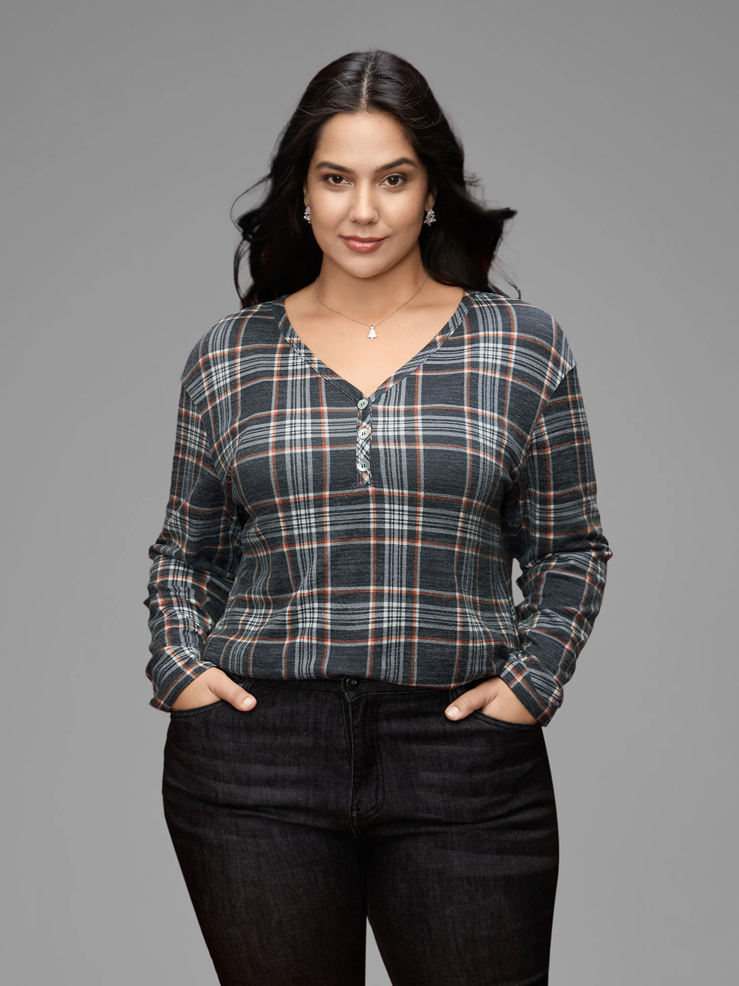 Plaid V-neck Full Sleeves Slim-Fit Tee - Image 4