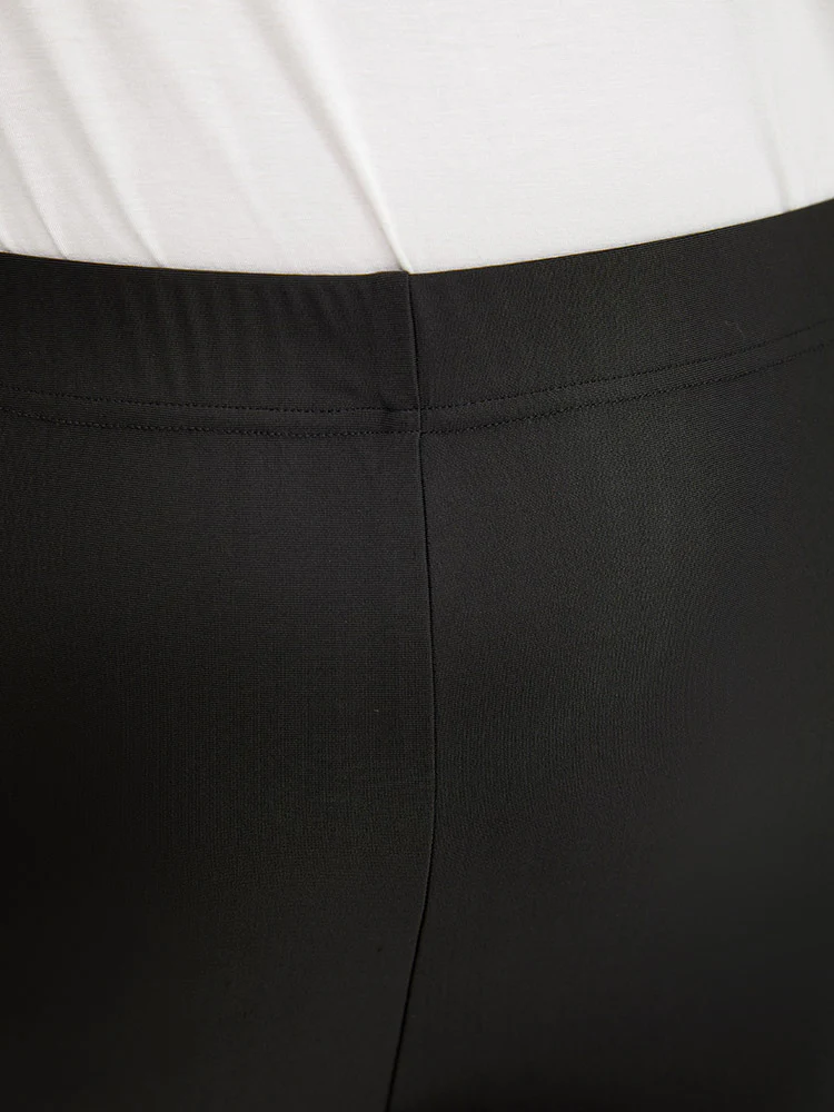 Plain Button Detail Dolphin Hem Leggings - Image 8