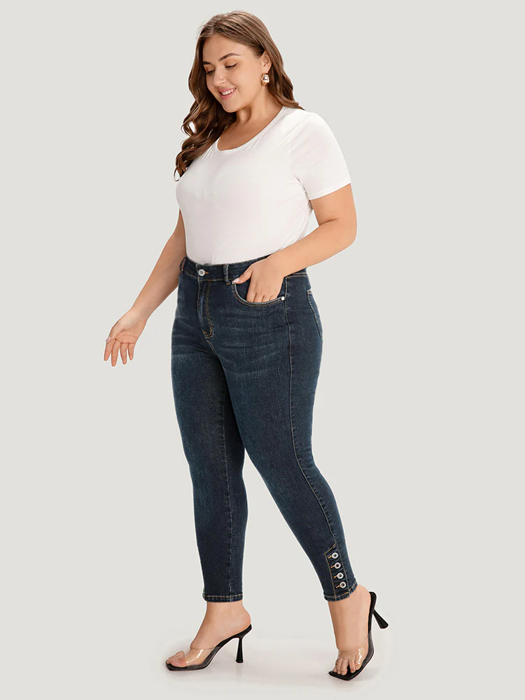 Plain Button Detail Pocket High Rise Jeans - Image 3