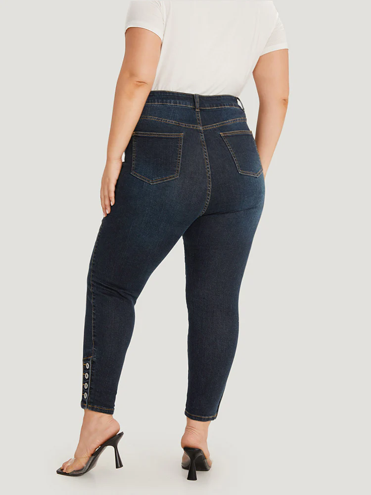 Plain Button Detail Pocket High Rise Jeans - Image 6