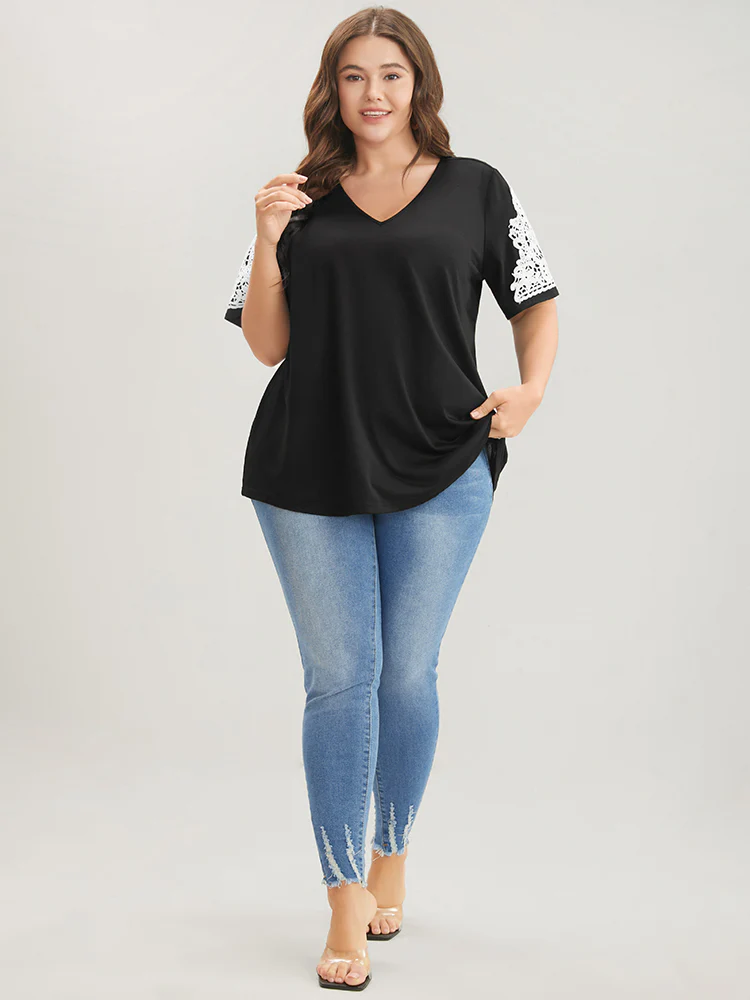 Plain Contrast Lace V Neck T-shirt - Image 2
