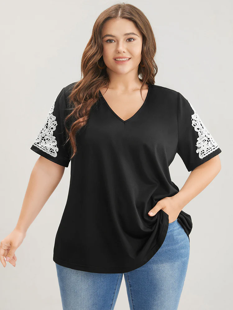 Plain Contrast Lace V Neck T-shirt - Image 4