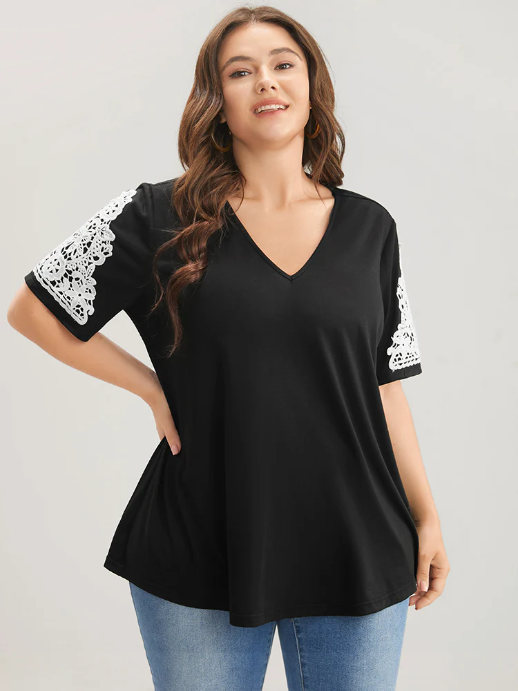 Plain Contrast Lace V Neck T-shirt - Image 5